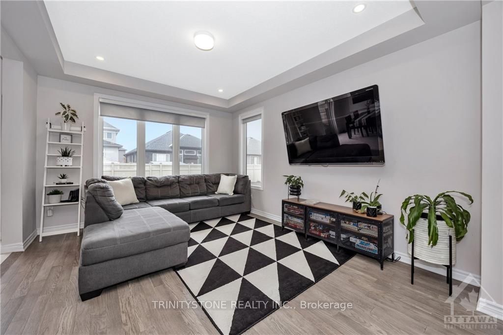 Photo 7 of 801 Brittanic Road, Ottawa, Kanata - Emerald Meadows/Trailwest — HOMEH