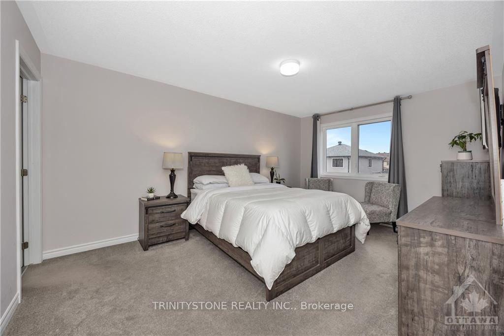 Photo 14 of 801 Brittanic Road, Ottawa, Kanata - Emerald Meadows/Trailwest — HOMEH