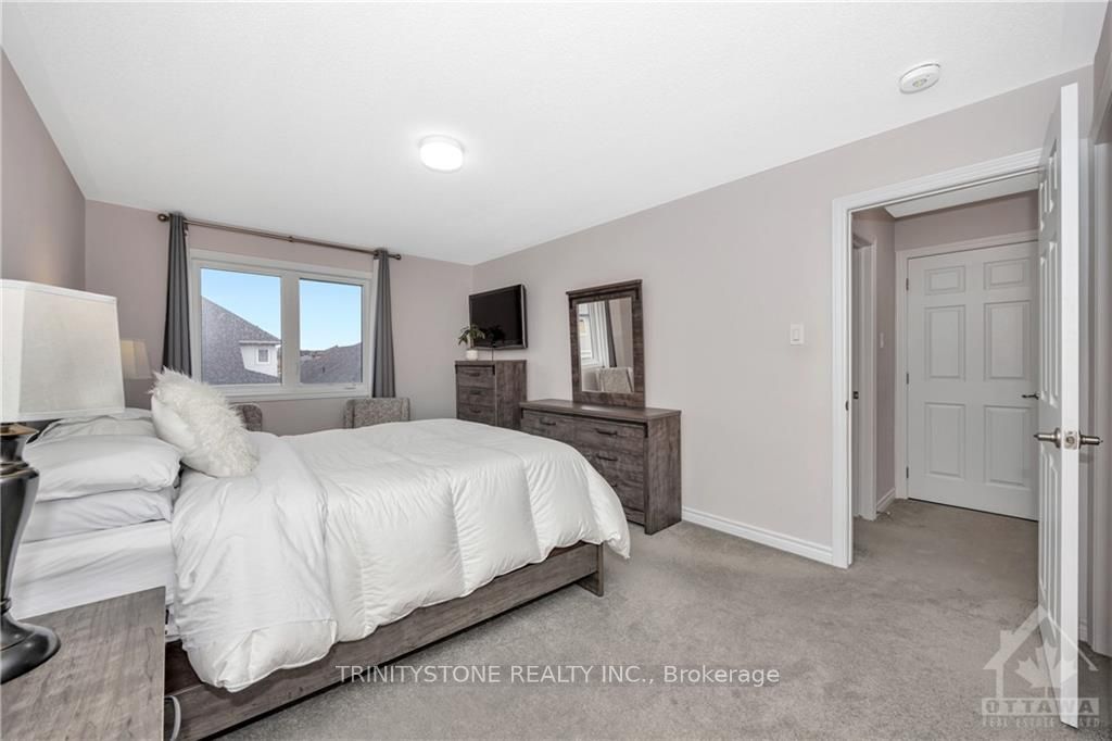 Photo 15 of 801 Brittanic Road, Ottawa, Kanata - Emerald Meadows/Trailwest — HOMEH