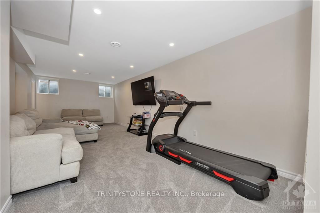 Photo 23 of 801 Brittanic Road, Ottawa, Kanata - Emerald Meadows/Trailwest — HOMEH