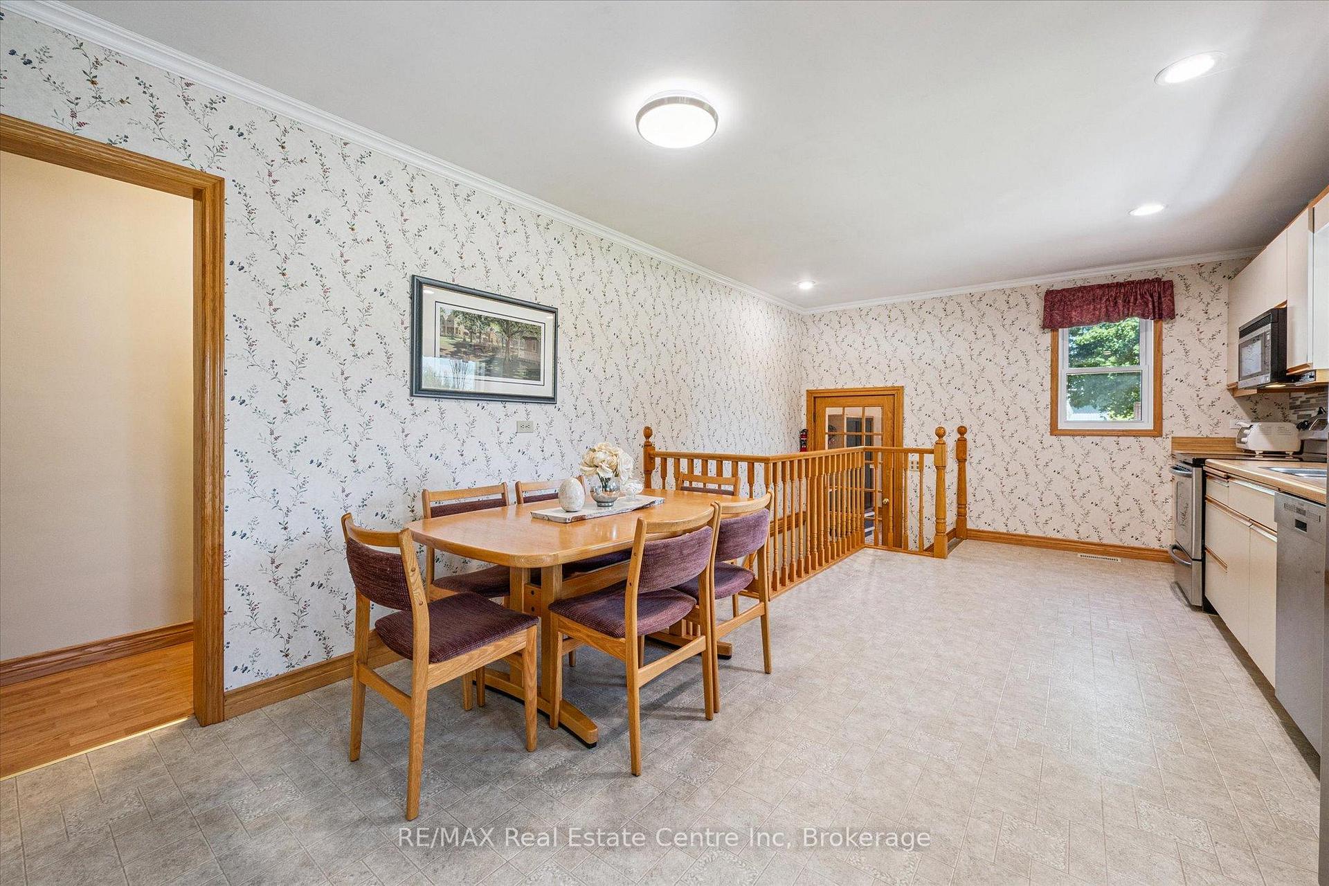 Photo 6 of 6618 Laird Road W, Guelph, Clairfields/Hanlon Business Park — HOMEH