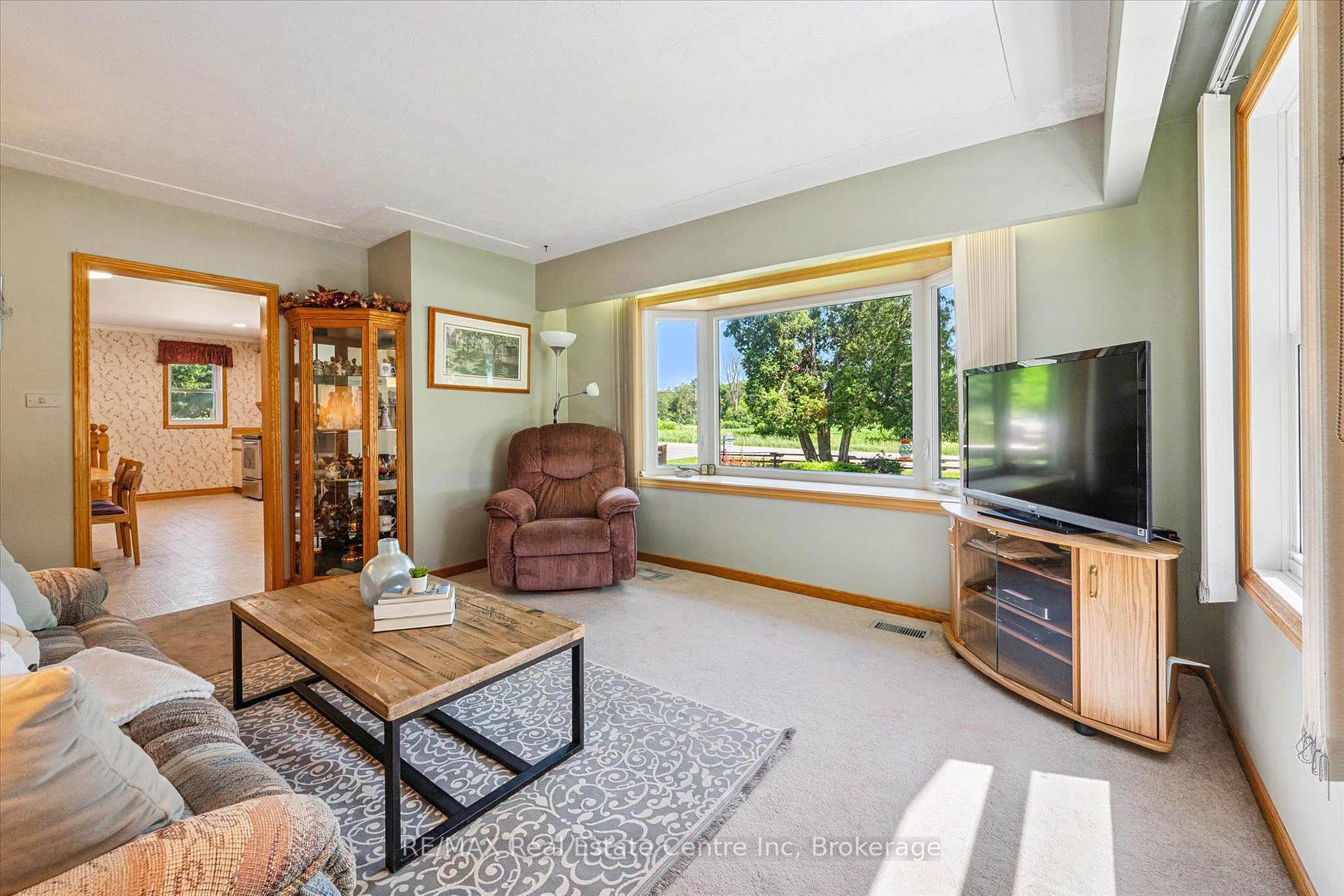 Photo 8 of 6618 Laird Road W, Guelph, Clairfields/Hanlon Business Park — HOMEH