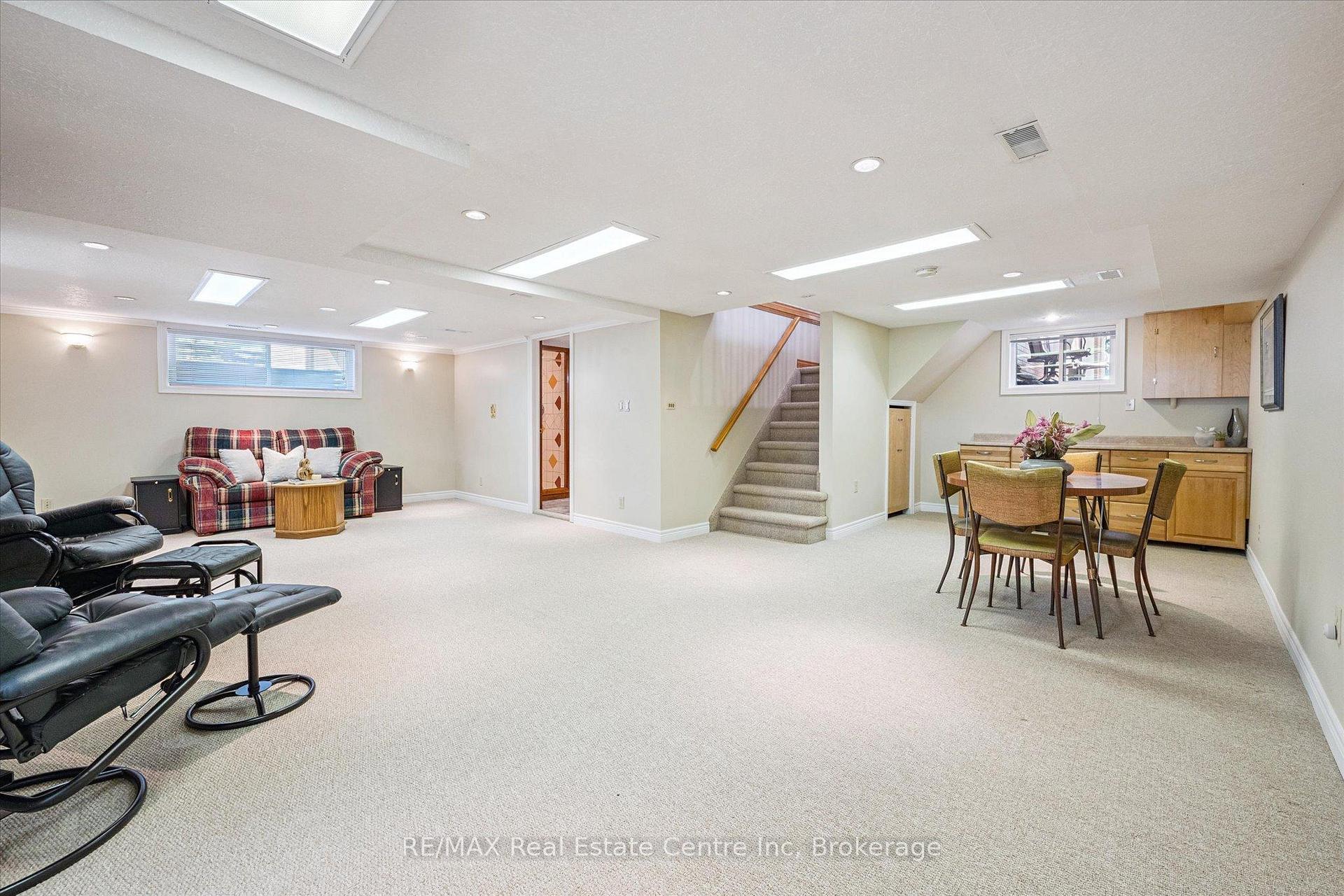 Photo 15 of 6618 Laird Road W, Guelph, Clairfields/Hanlon Business Park — HOMEH