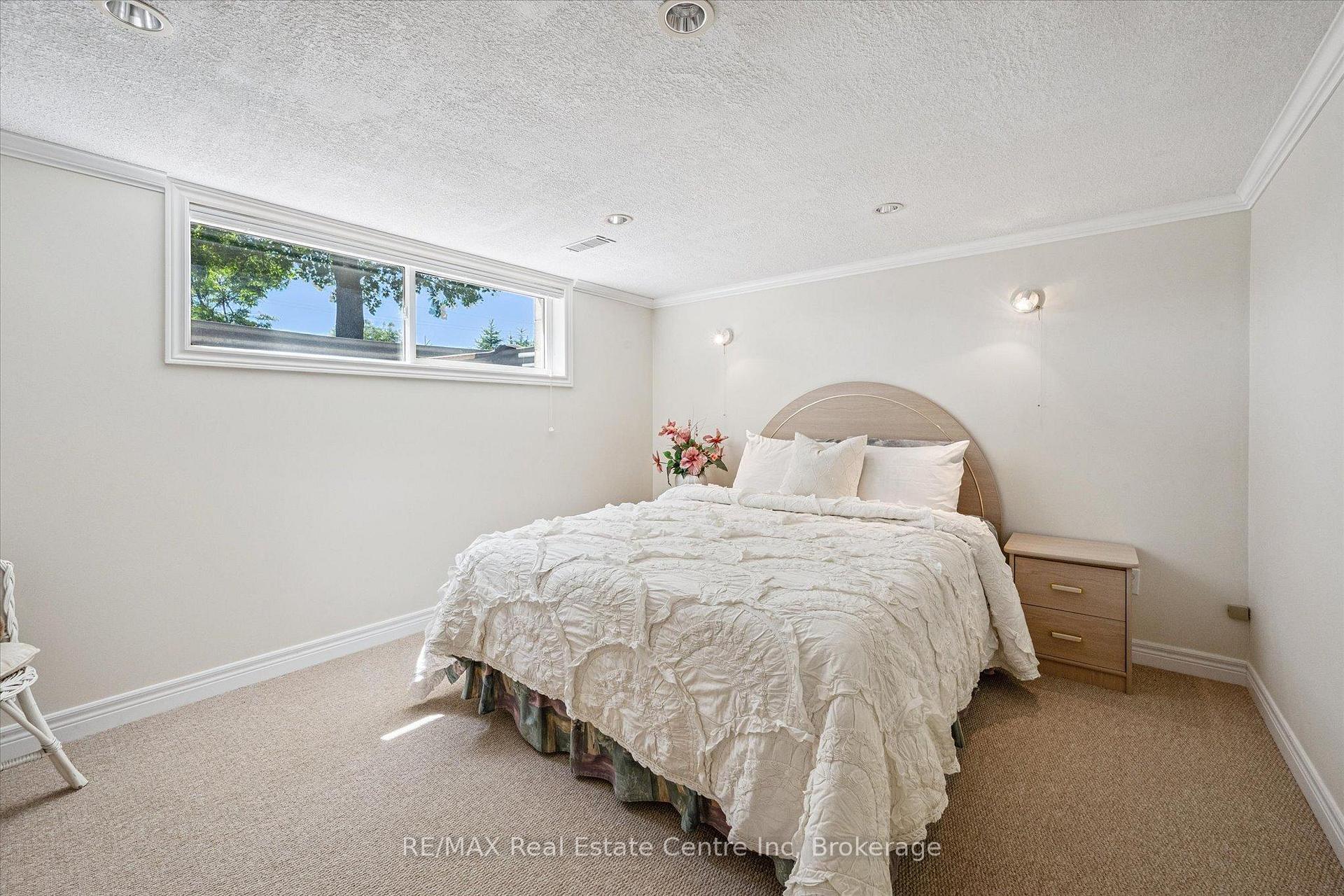 Photo 18 of 6618 Laird Road W, Guelph, Clairfields/Hanlon Business Park — HOMEH