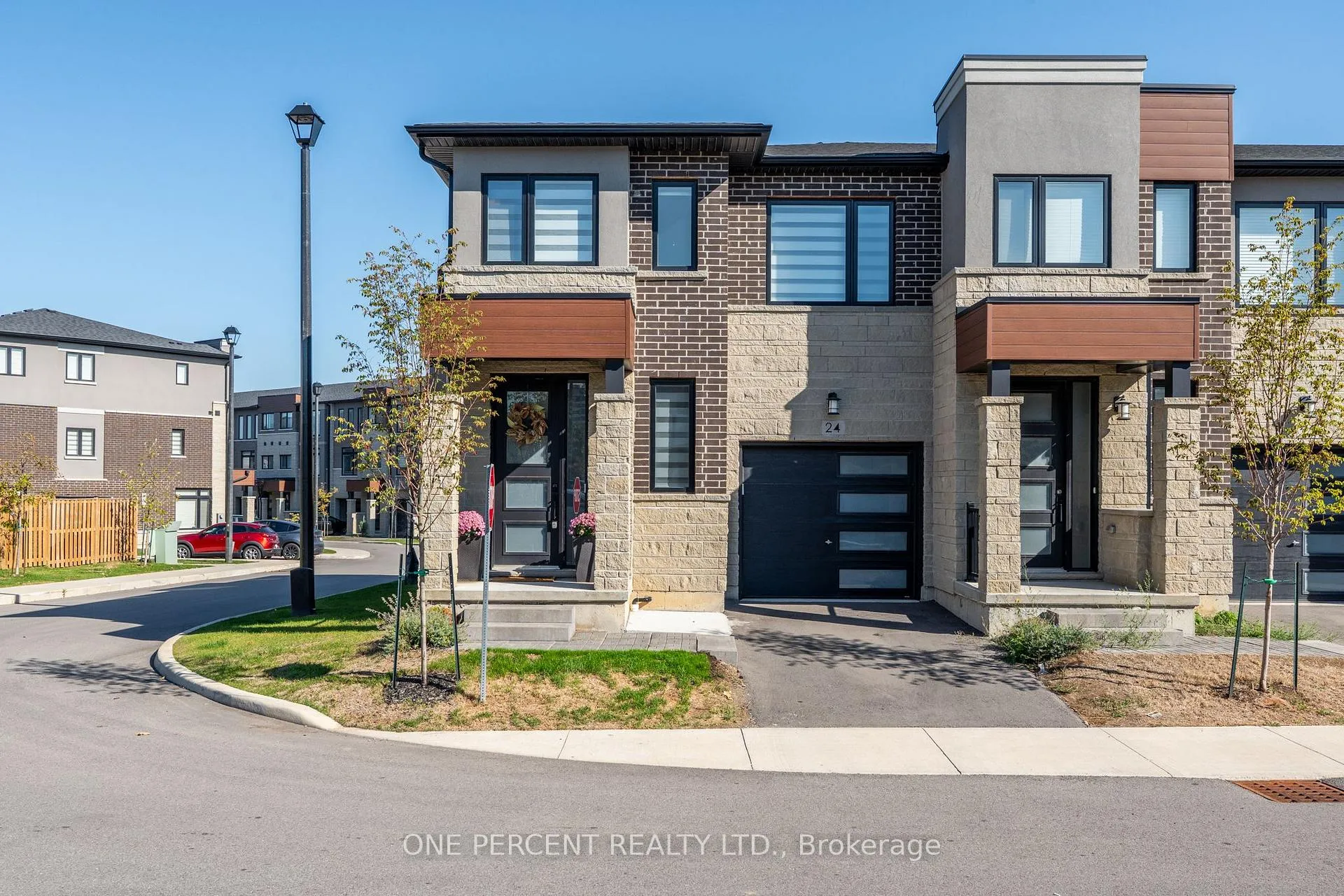 Photo 1 of 24 Southam Lane, Hamilton, Mountview — HOMEH