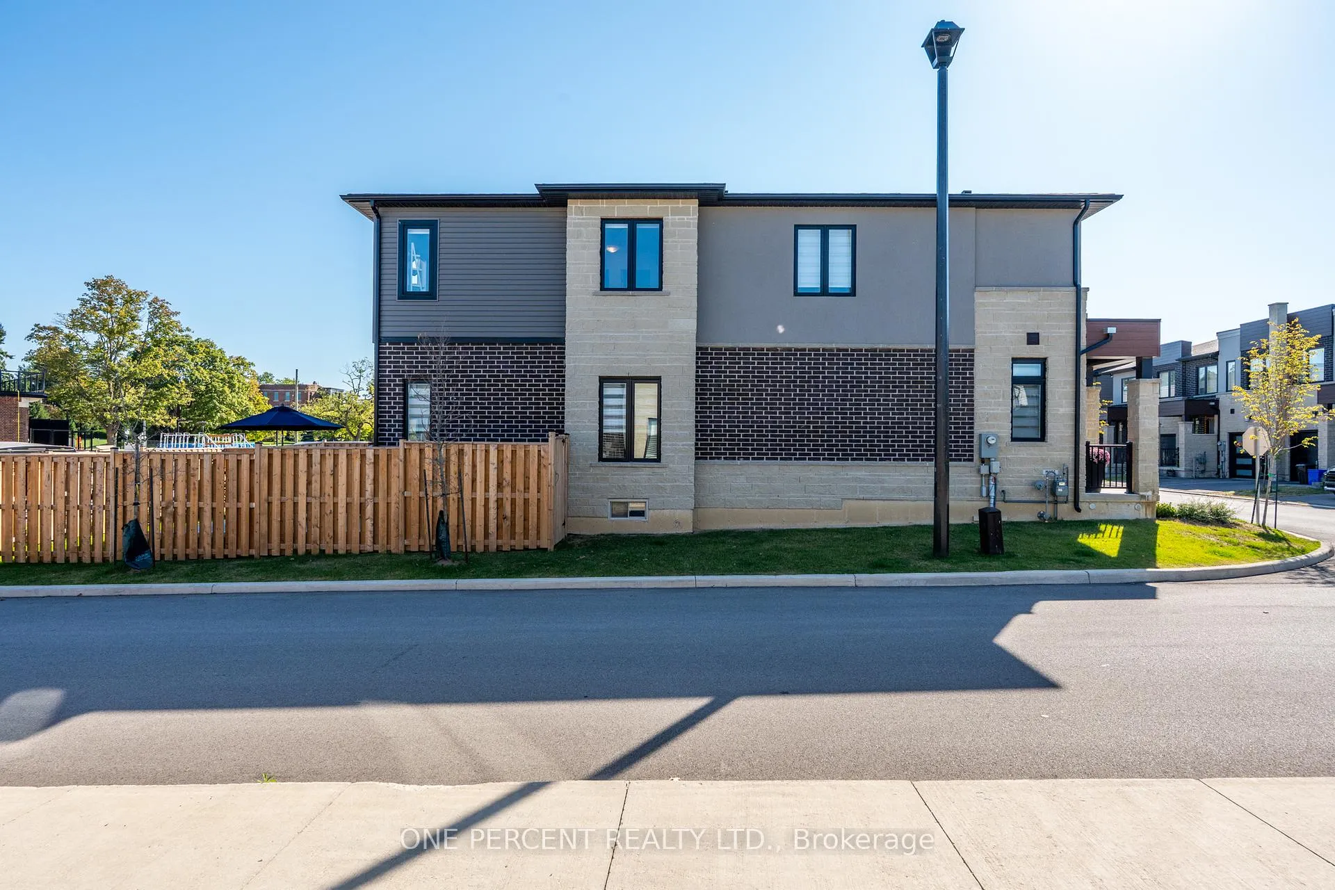 Photo 4 of 24 Southam Lane, Hamilton, Mountview — HOMEH