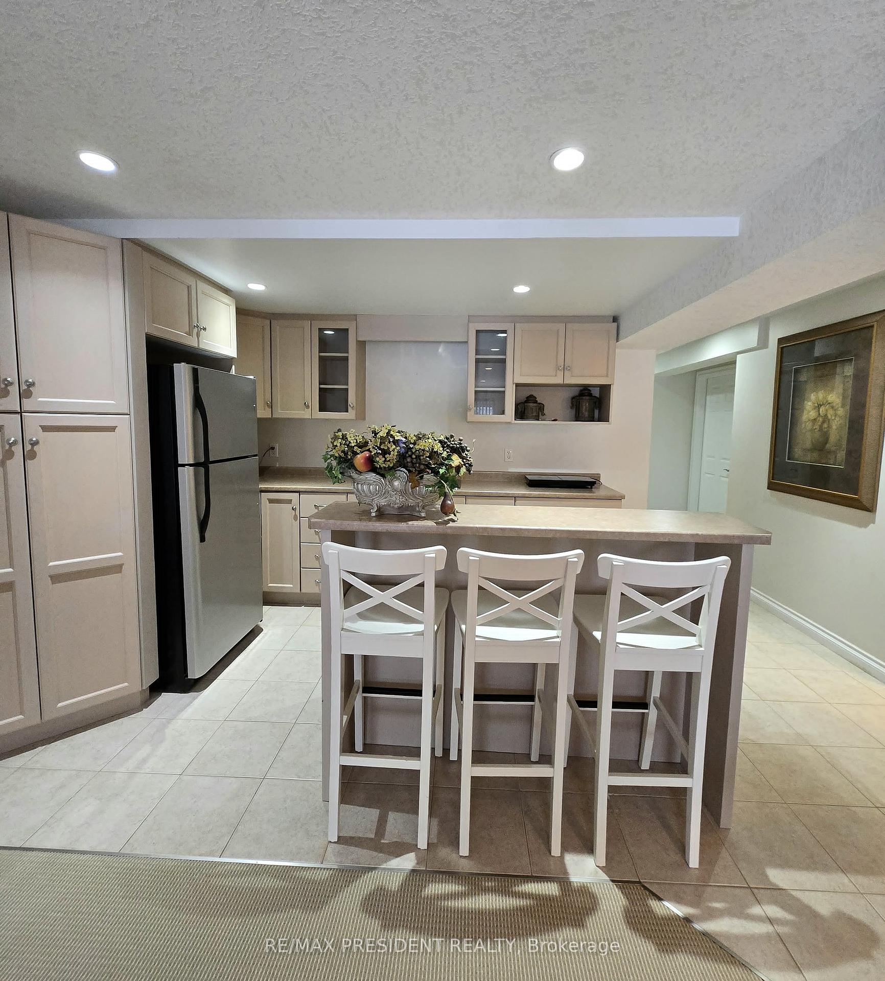 Photo 6 of 100 Schroder Crescent, Guelph, Grange Road — HOMEH