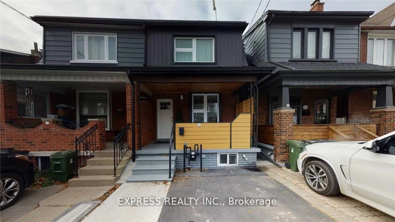 Front of Unit Lower, 146 Blackthorn Avenue