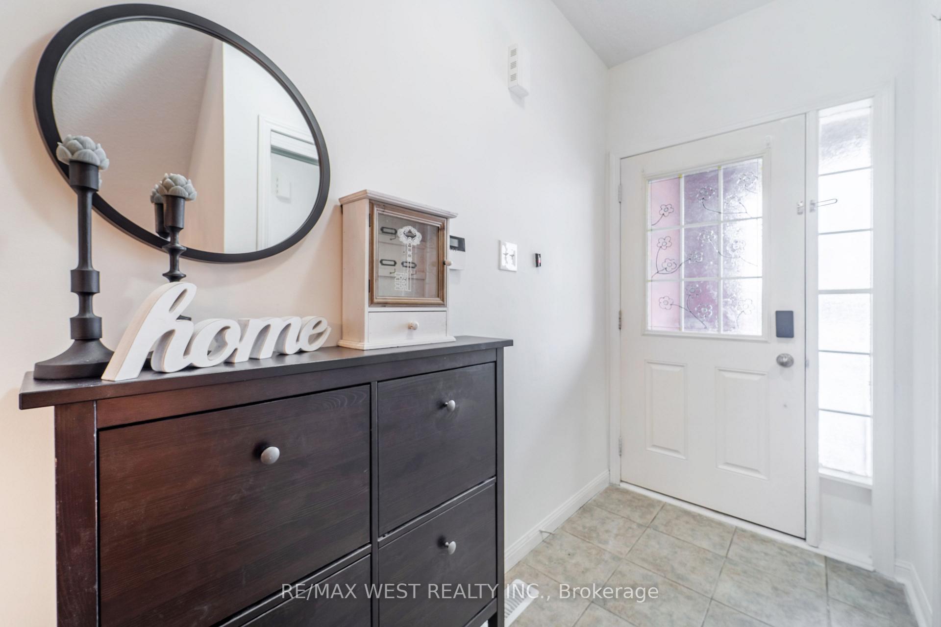 Photo 2 of 848 Stark Circle, Milton, Beaty — HOMEH