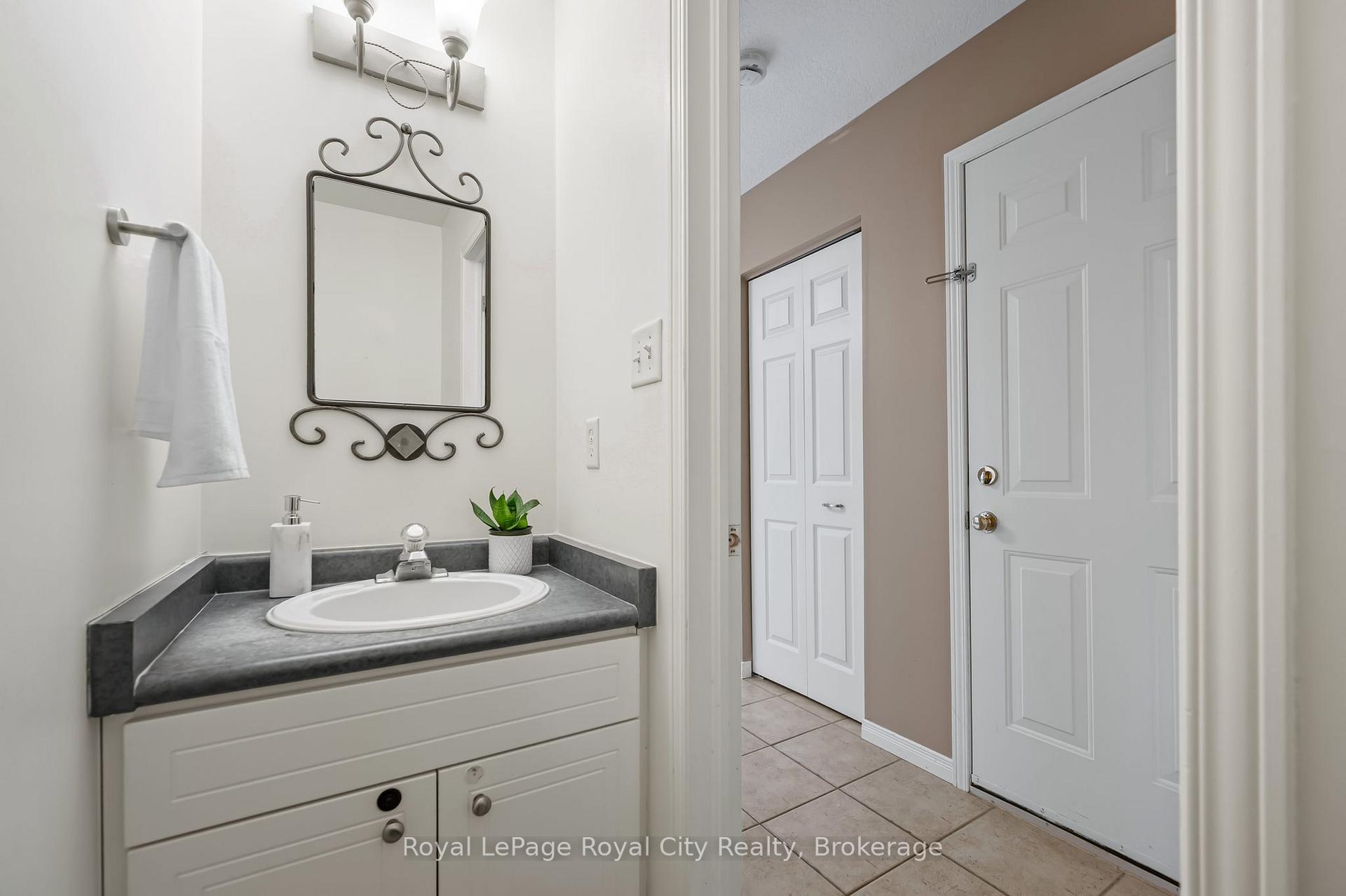 Photo 14 of 90 Doyle Drive, Guelph, Clairfields/Hanlon Business Park — HOMEH