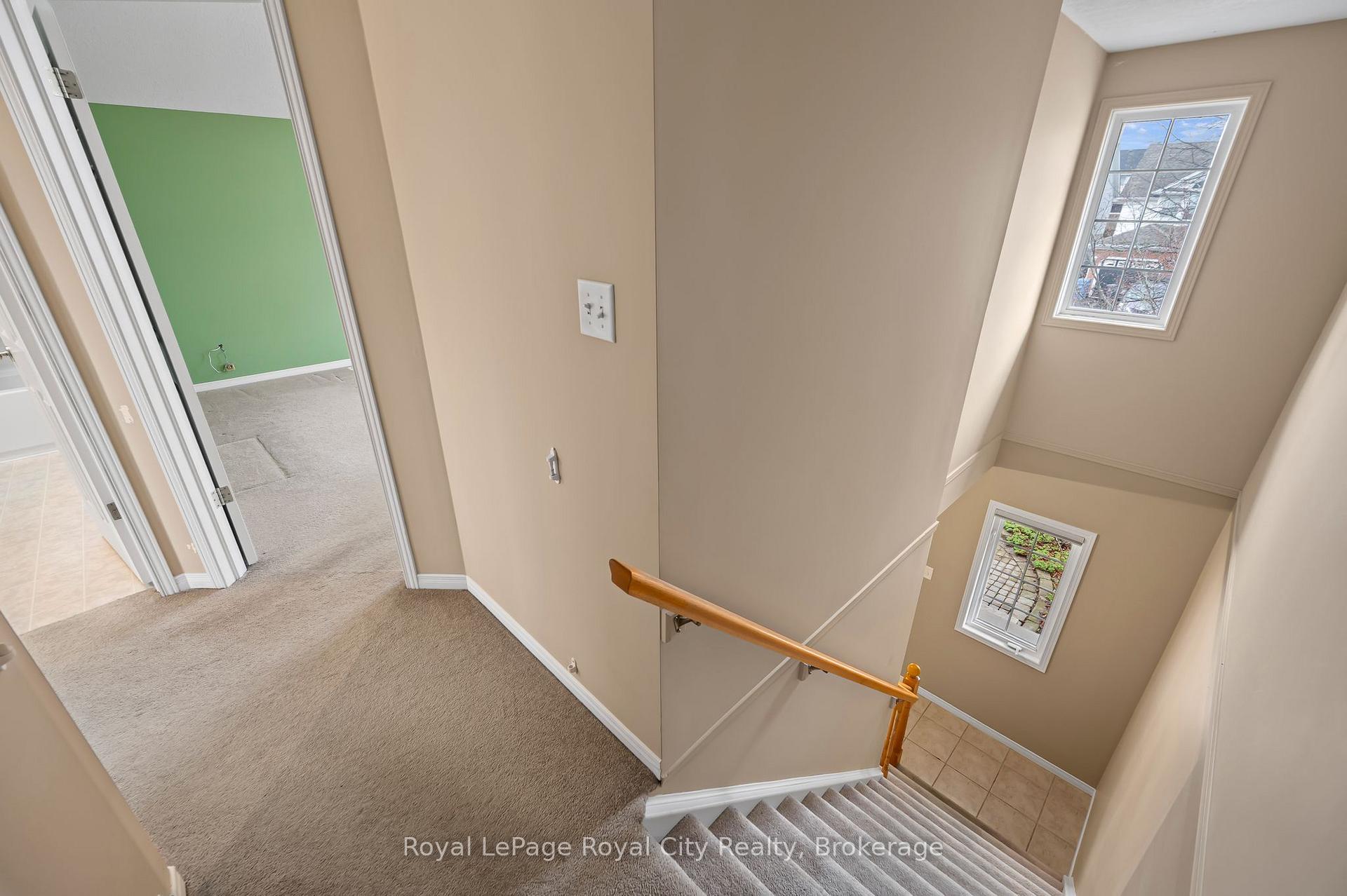 Photo 15 of 90 Doyle Drive, Guelph, Clairfields/Hanlon Business Park — HOMEH