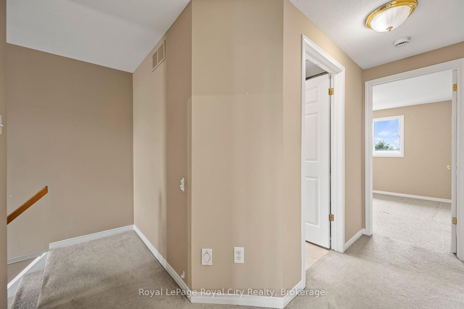 Photo 16 of 90 Doyle Drive, Guelph, Clairfields/Hanlon Business Park — HOMEH