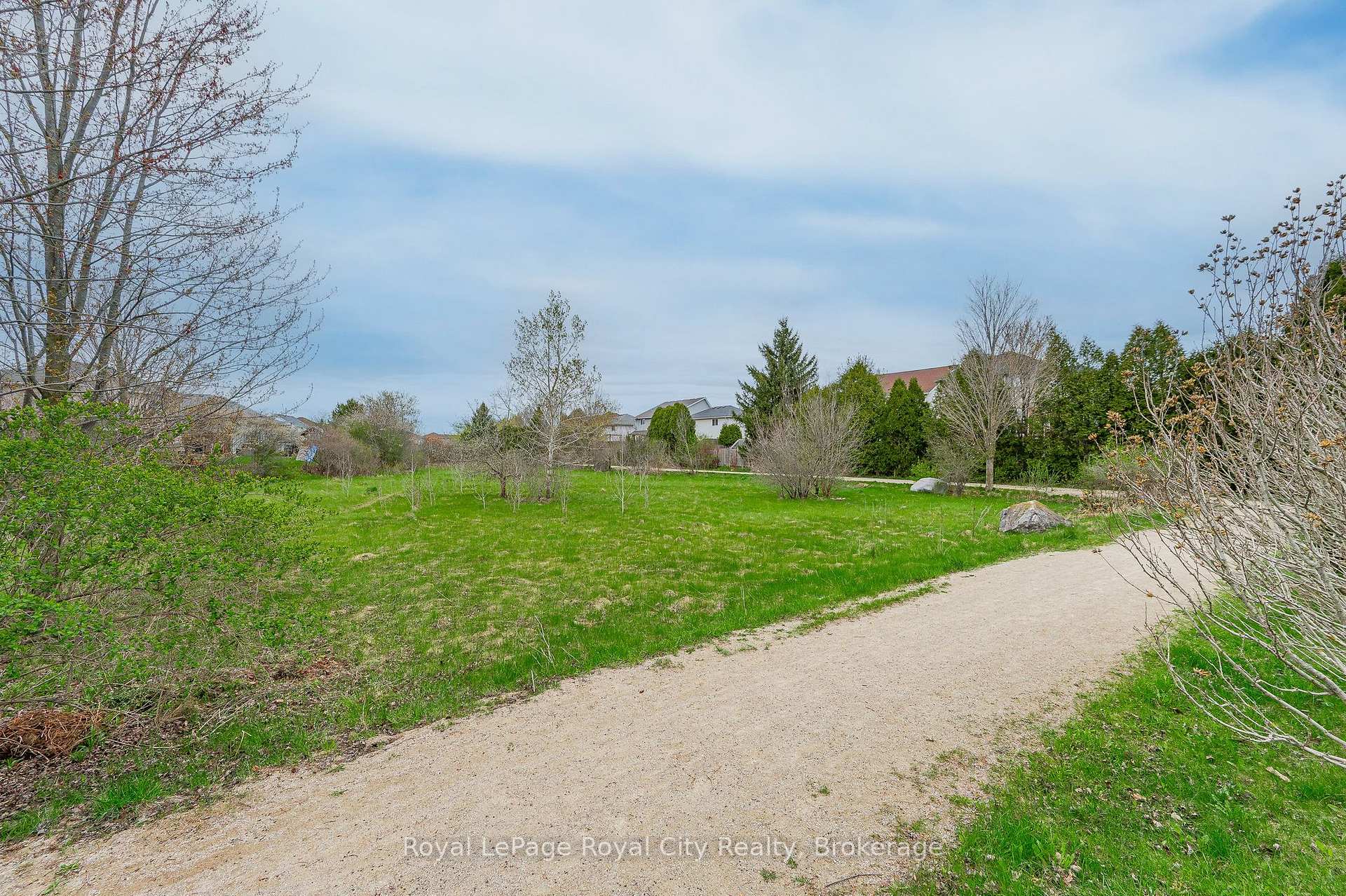 Photo 34 of 90 Doyle Drive, Guelph, Clairfields/Hanlon Business Park — HOMEH