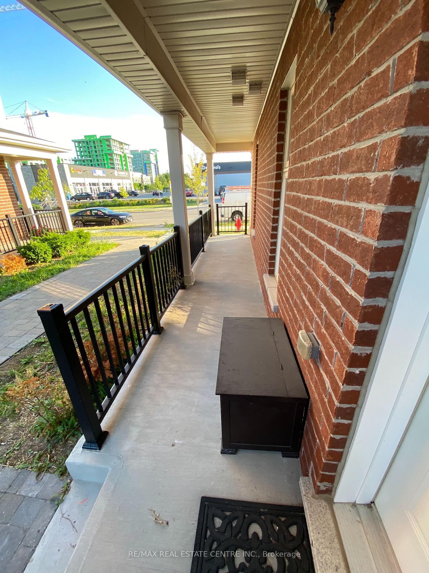 Photo 4 of Unit 5, 22 Spring Creek Drive, Hamilton, Waterdown — HOMEH
