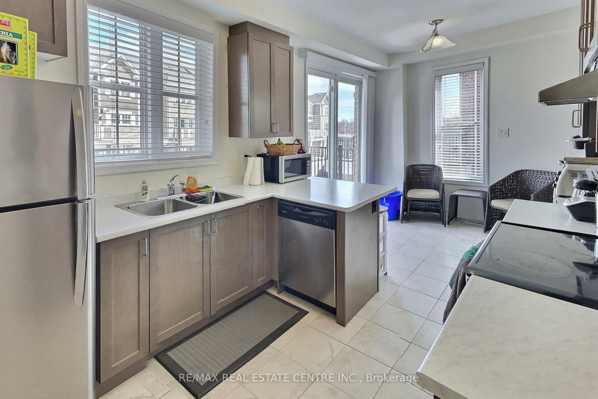Photo 7 of Unit 5, 22 Spring Creek Drive, Hamilton, Waterdown — HOMEH