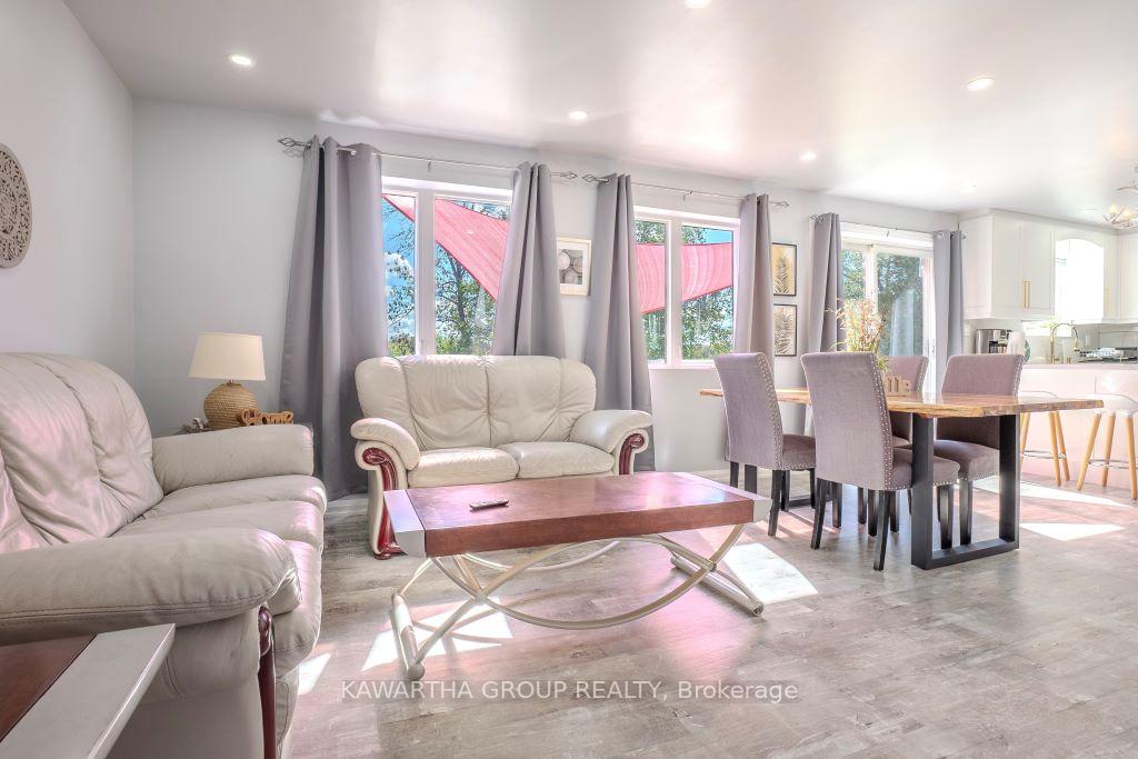 Photo 10 of 21 Albert Circle, Kawartha Lakes, Bexley — HOMEH