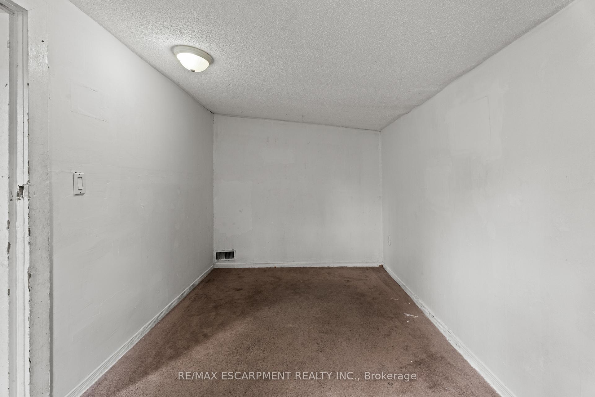 Photo 18 of 40 Rosemont Avenue, Hamilton, Stipley — HOMEH