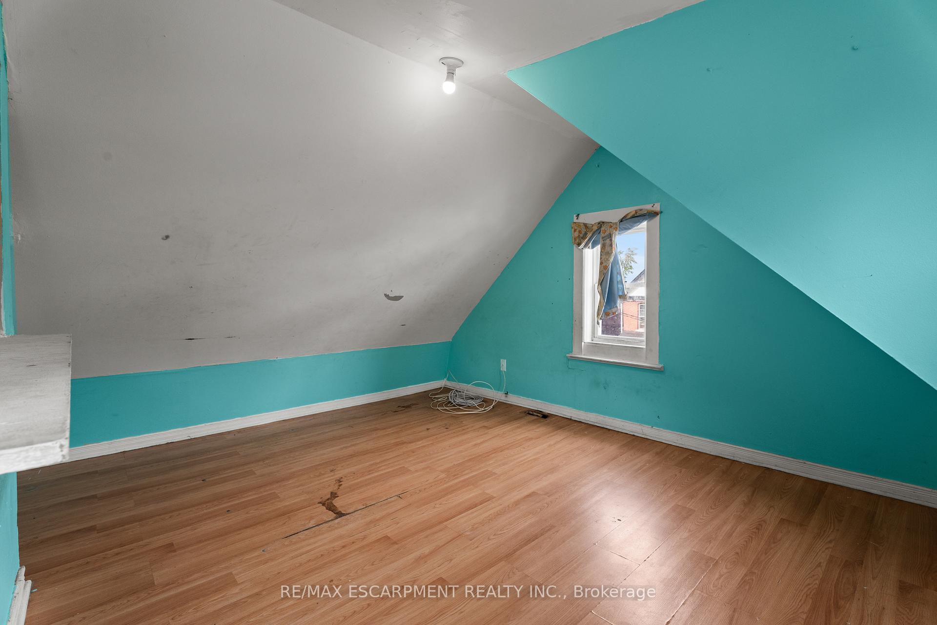 Photo 25 of 40 Rosemont Avenue, Hamilton, Stipley — HOMEH