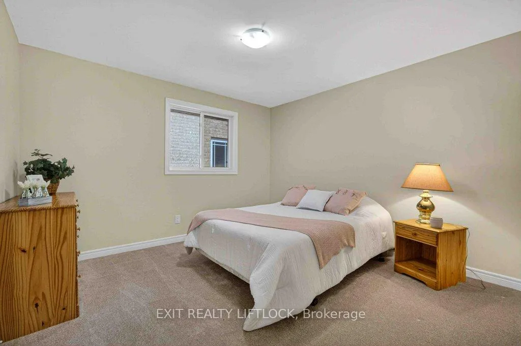 Photo 18 of 320 Mulligan Gardens, Peterborough, Monaghan Ward 2 — HOMEH