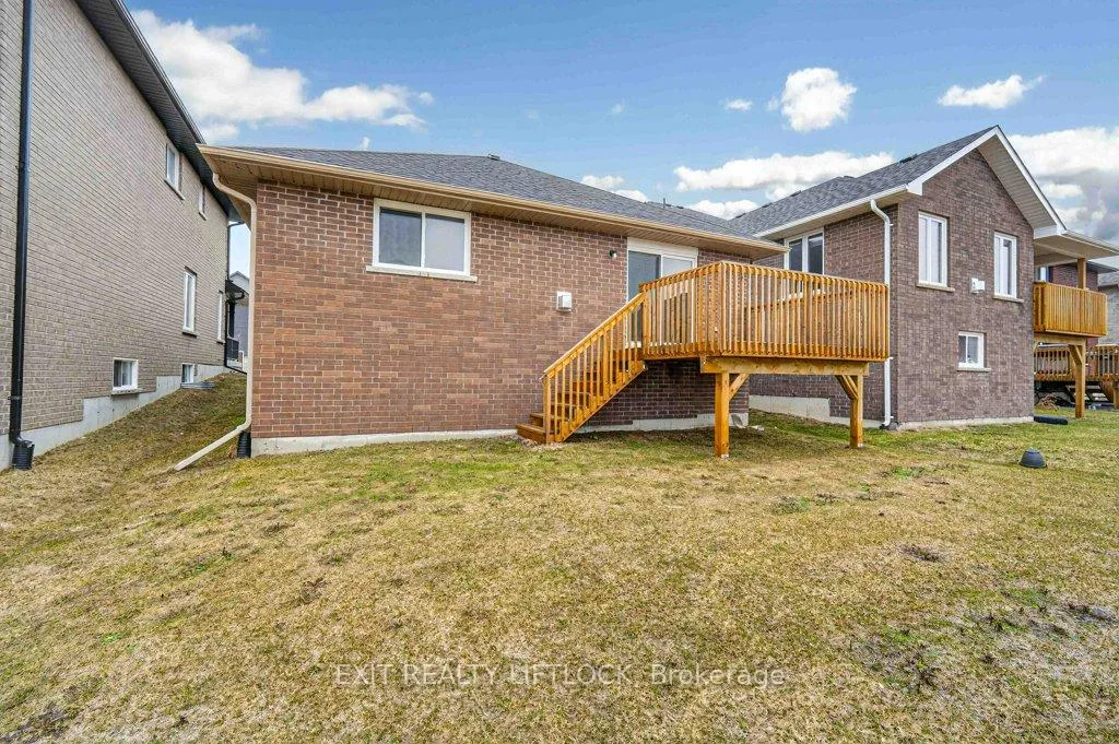 Photo 32 of 320 Mulligan Gardens, Peterborough, Monaghan Ward 2 — HOMEH