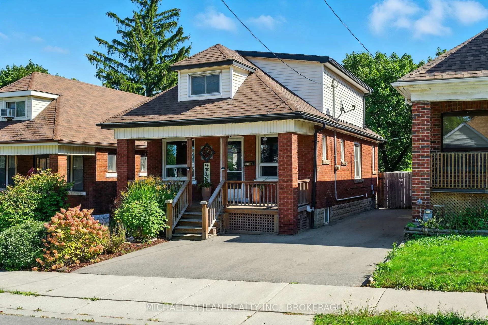 Photo 2 of 313 Graham Avenue S, Hamilton, Delta — HOMEH