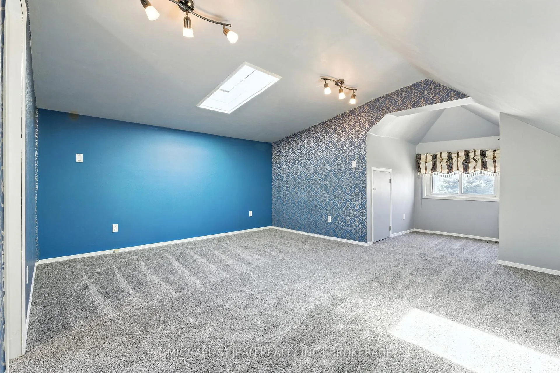 Photo 12 of 313 Graham Avenue S, Hamilton, Delta — HOMEH