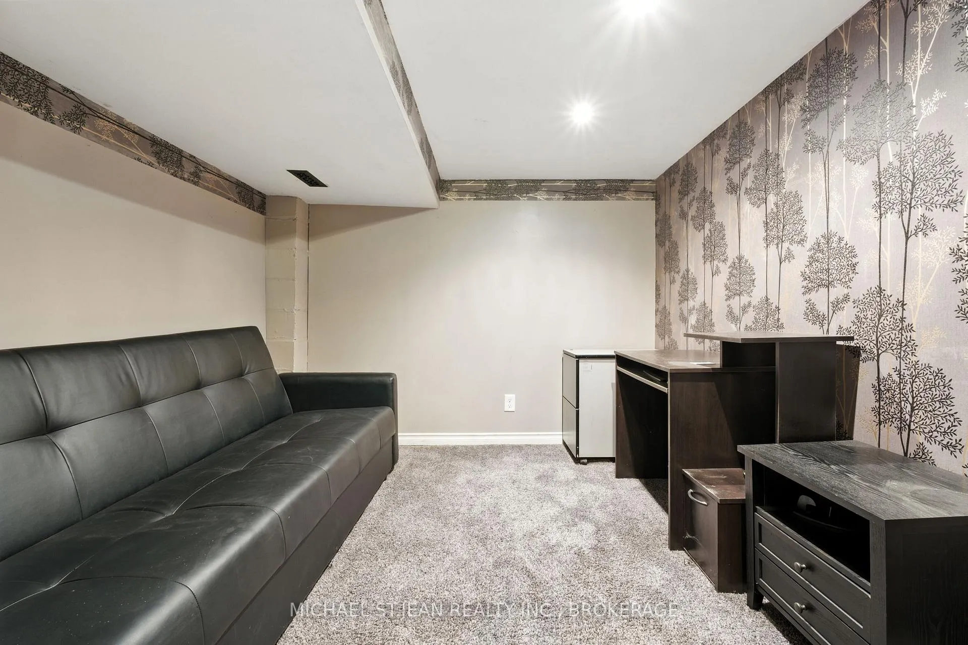 Photo 13 of 313 Graham Avenue S, Hamilton, Delta — HOMEH