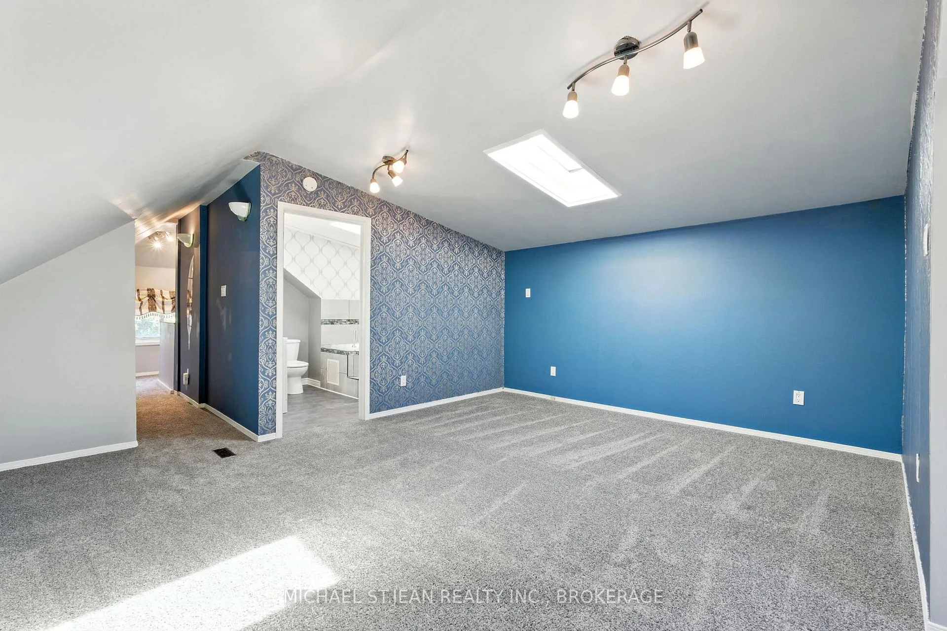 Photo 26 of 313 Graham Avenue S, Hamilton, Delta — HOMEH