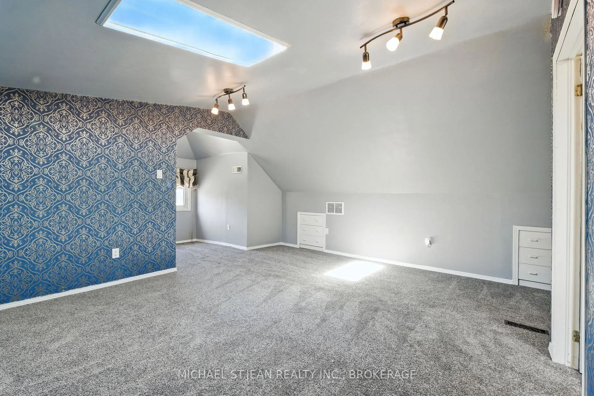 Photo 29 of 313 Graham Avenue S, Hamilton, Delta — HOMEH