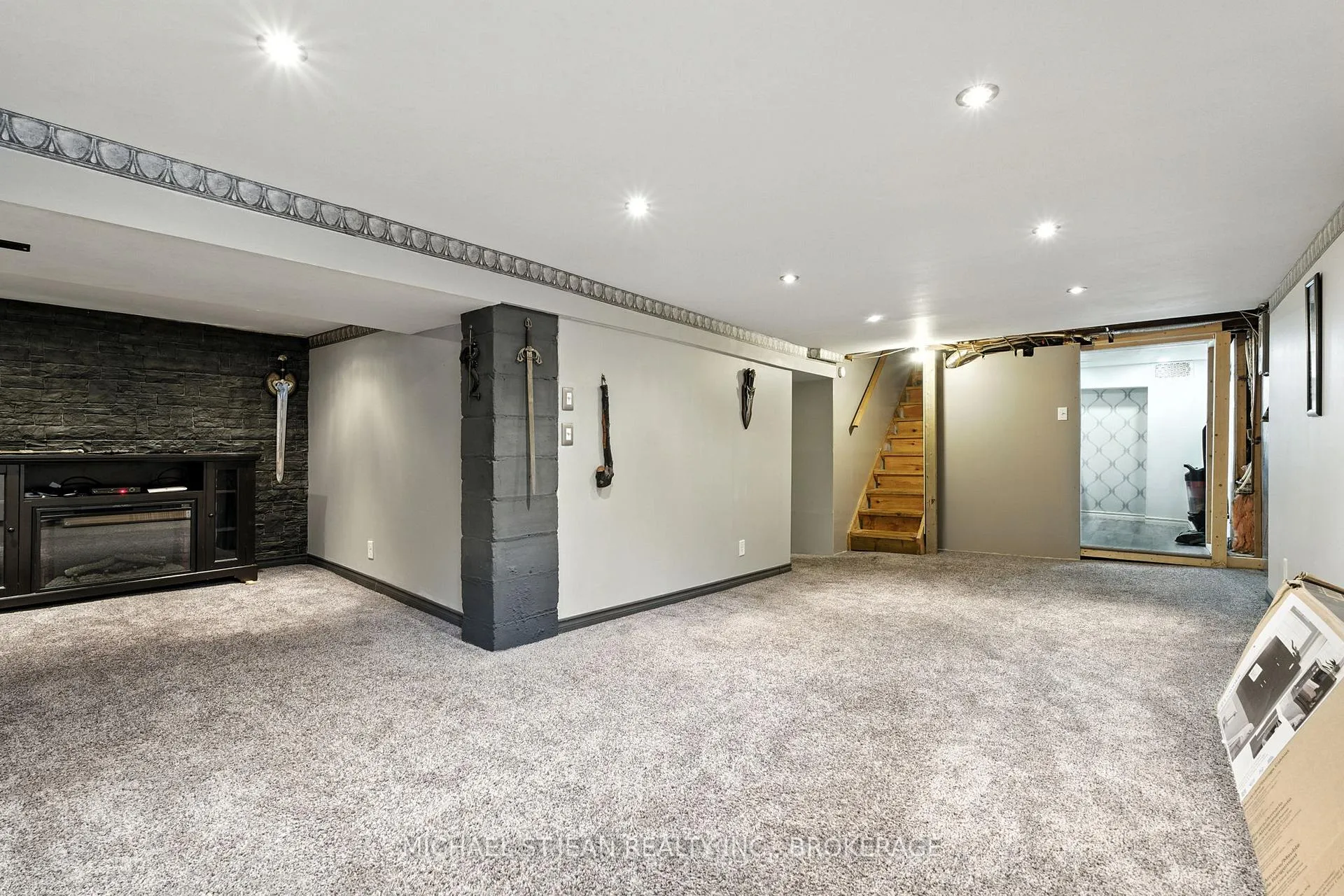 Photo 33 of 313 Graham Avenue S, Hamilton, Delta — HOMEH