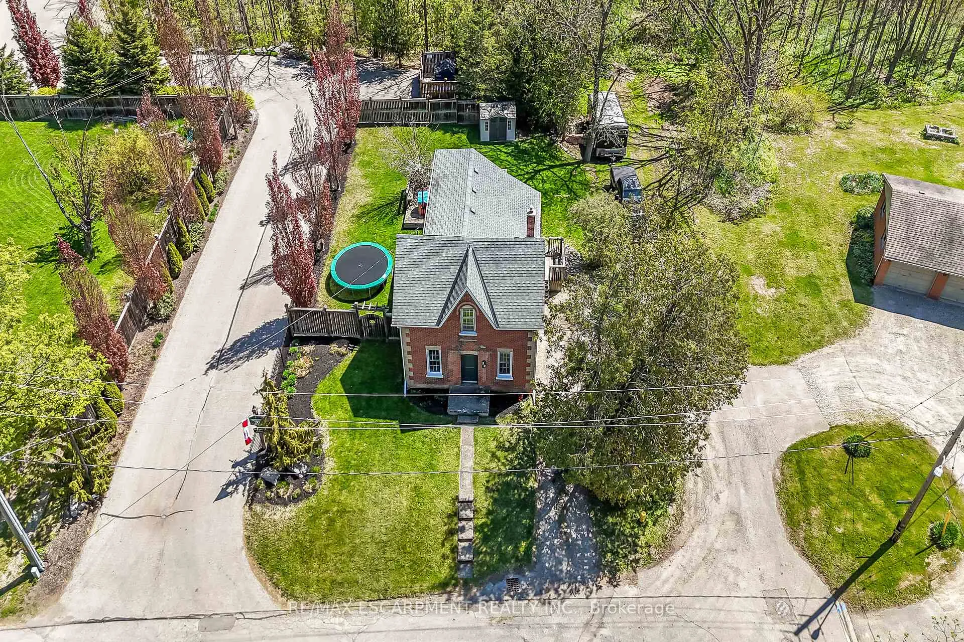 Photo 4 of 22 Tolhurst Avenue, Brant, South Dumfries — HOMEH