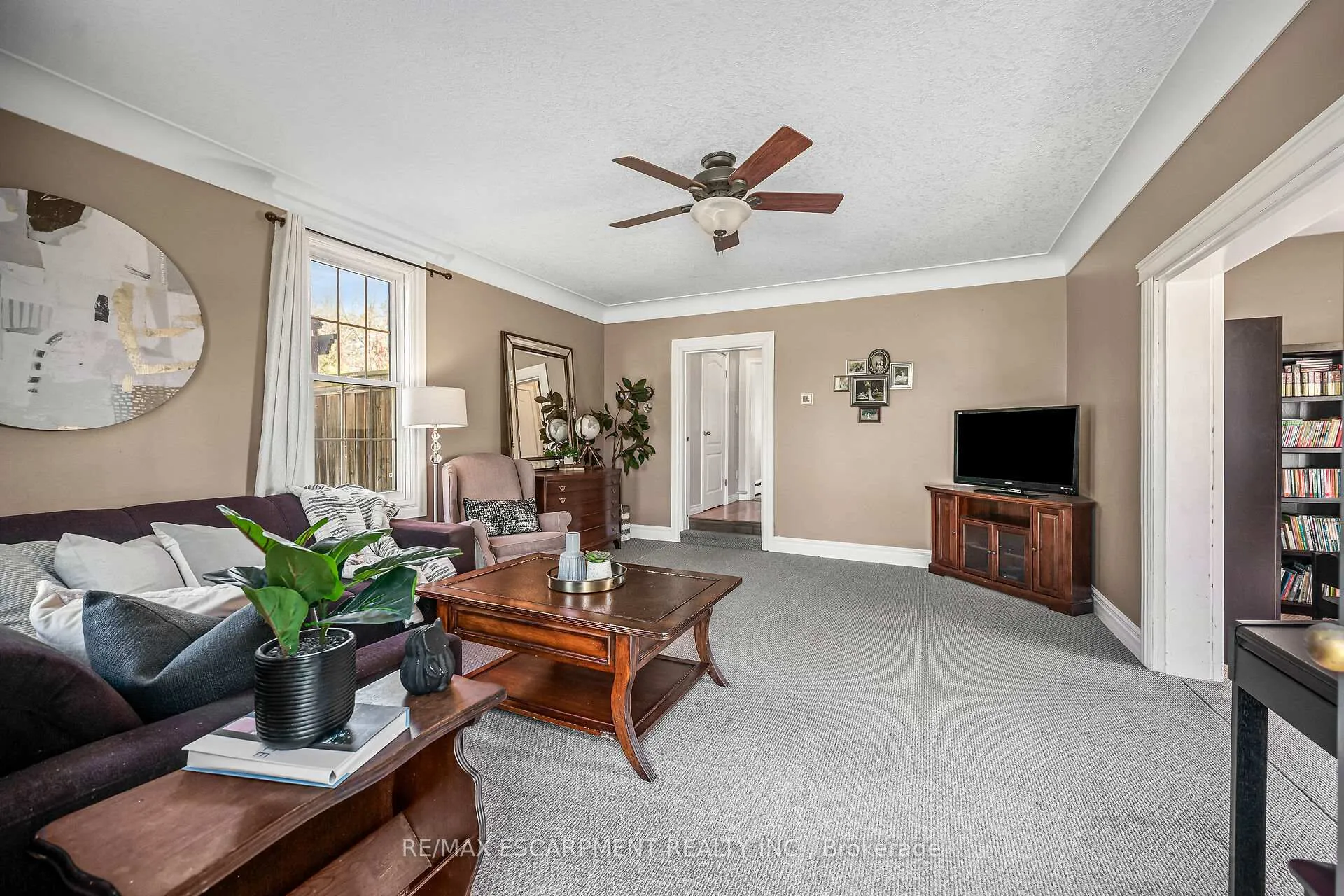 Photo 5 of 22 Tolhurst Avenue, Brant, South Dumfries — HOMEH