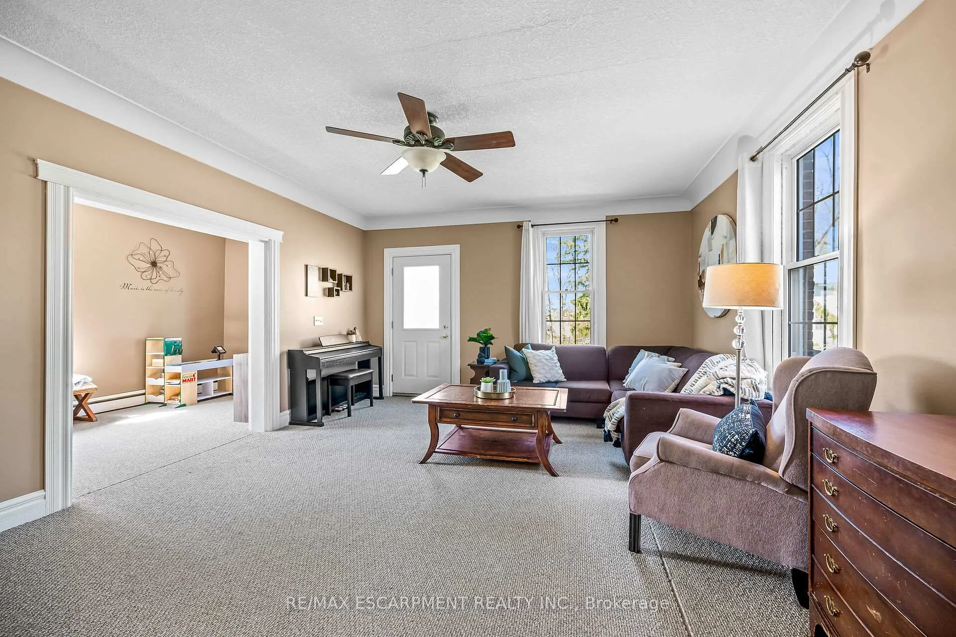 Photo 7 of 22 Tolhurst Avenue, Brant, South Dumfries — HOMEH
