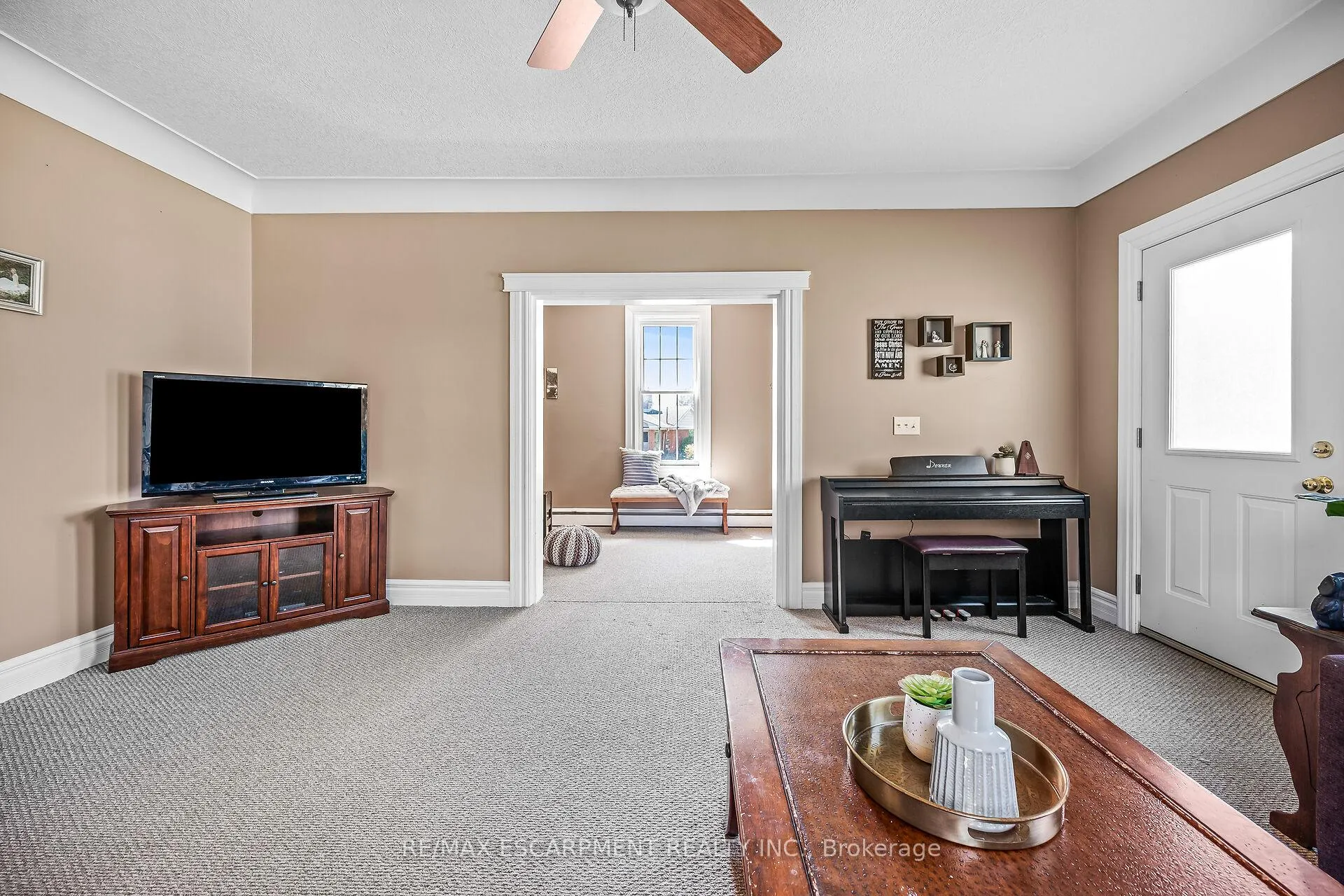 Photo 8 of 22 Tolhurst Avenue, Brant, South Dumfries — HOMEH