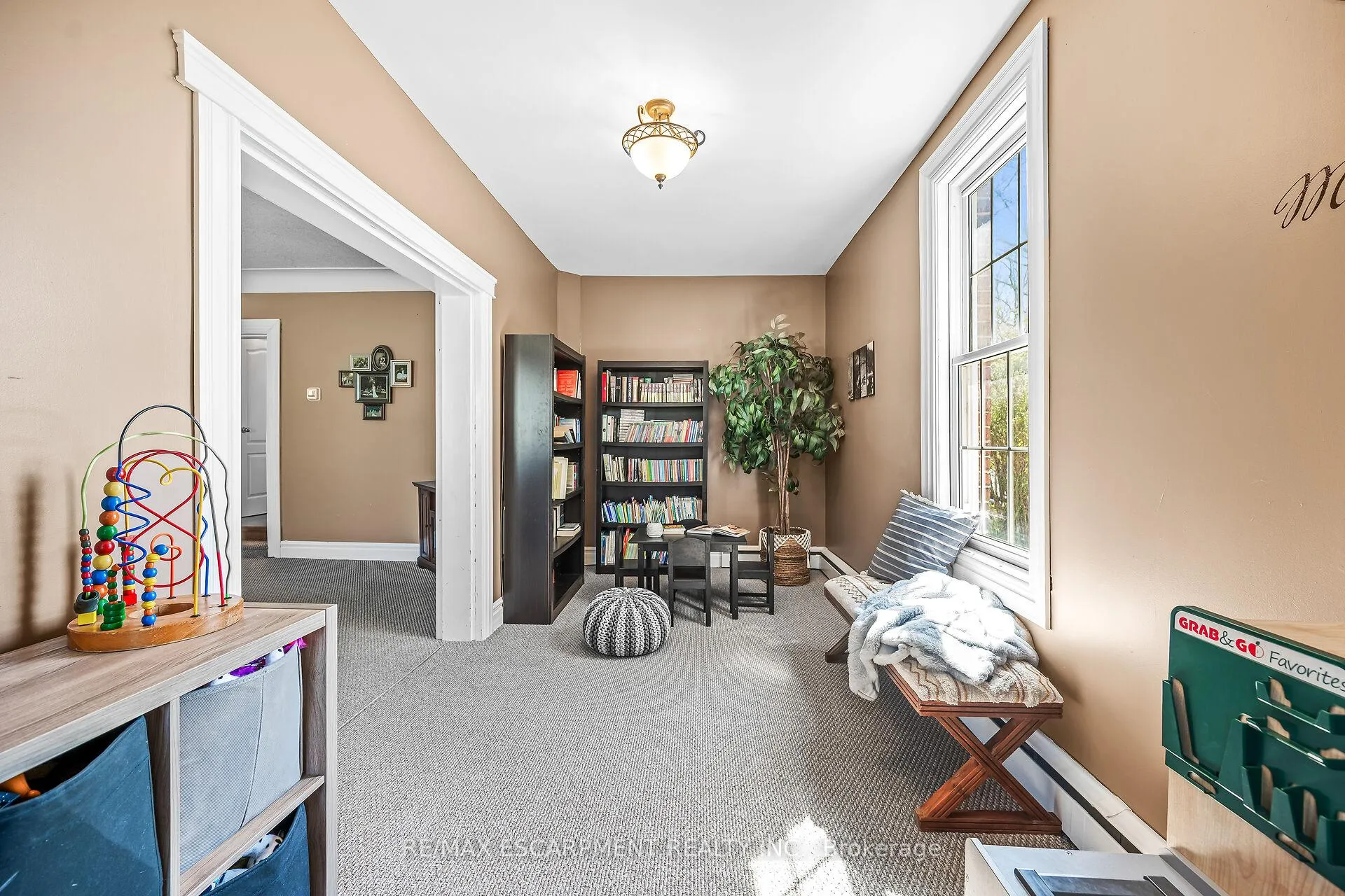 Photo 11 of 22 Tolhurst Avenue, Brant, South Dumfries — HOMEH