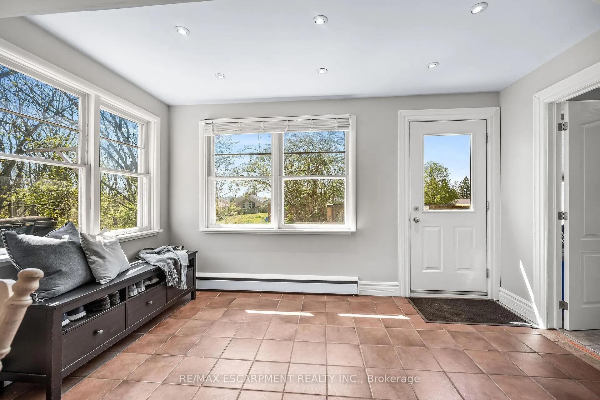 Photo 21 of 22 Tolhurst Avenue, Brant, South Dumfries — HOMEH