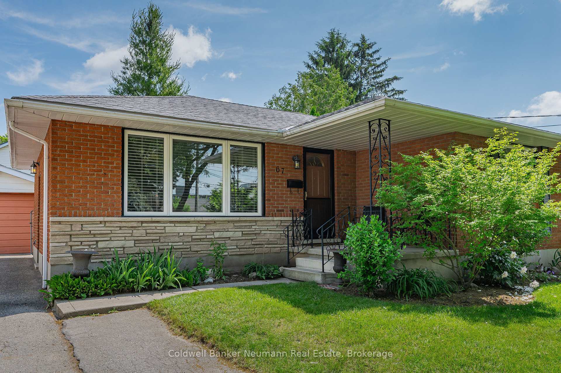 Photo 3 of 67 Sleeman Avenue, Guelph, Junction/Onward Willow — HOMEH