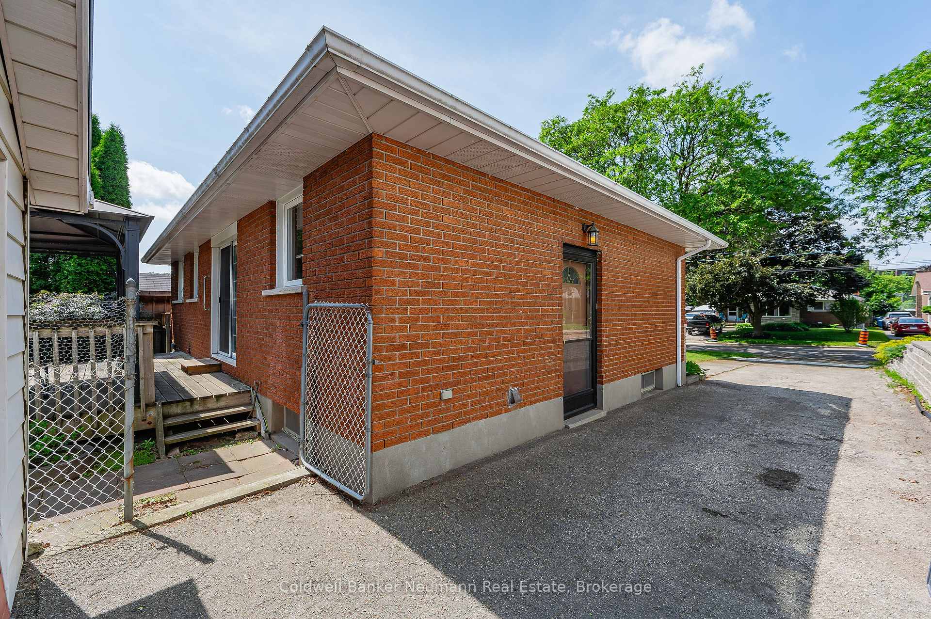 Photo 30 of 67 Sleeman Avenue, Guelph, Junction/Onward Willow — HOMEH