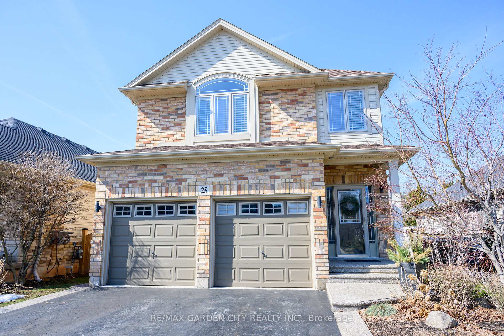 Photo 1 of 25 Udell Way, Grimsby, Grimsby East — HOMEH