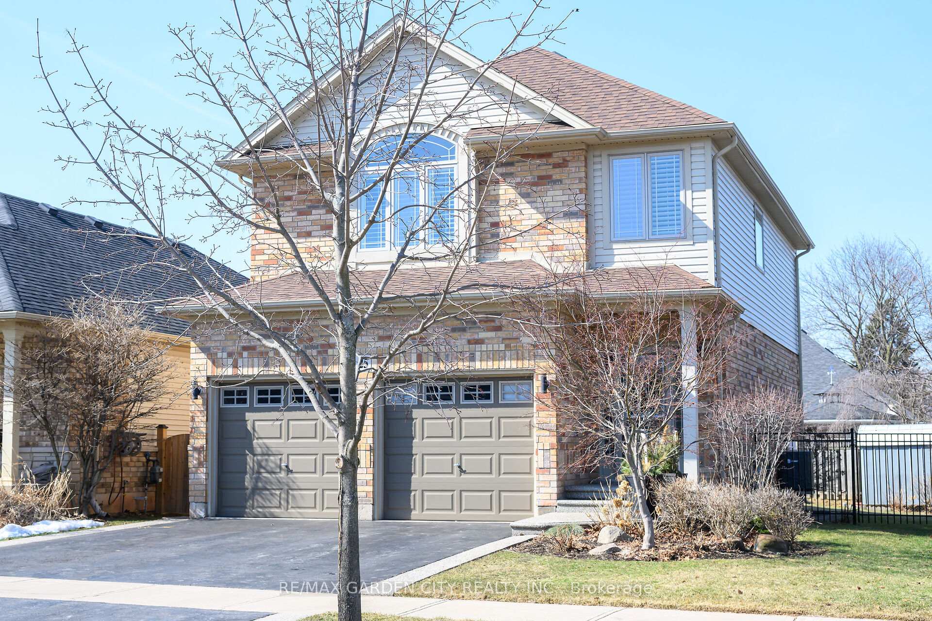 Photo 2 of 25 Udell Way, Grimsby, Grimsby East — HOMEH