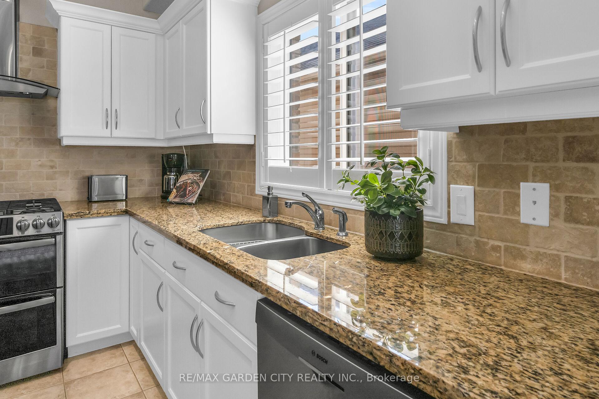 Photo 8 of 25 Udell Way, Grimsby, Grimsby East — HOMEH