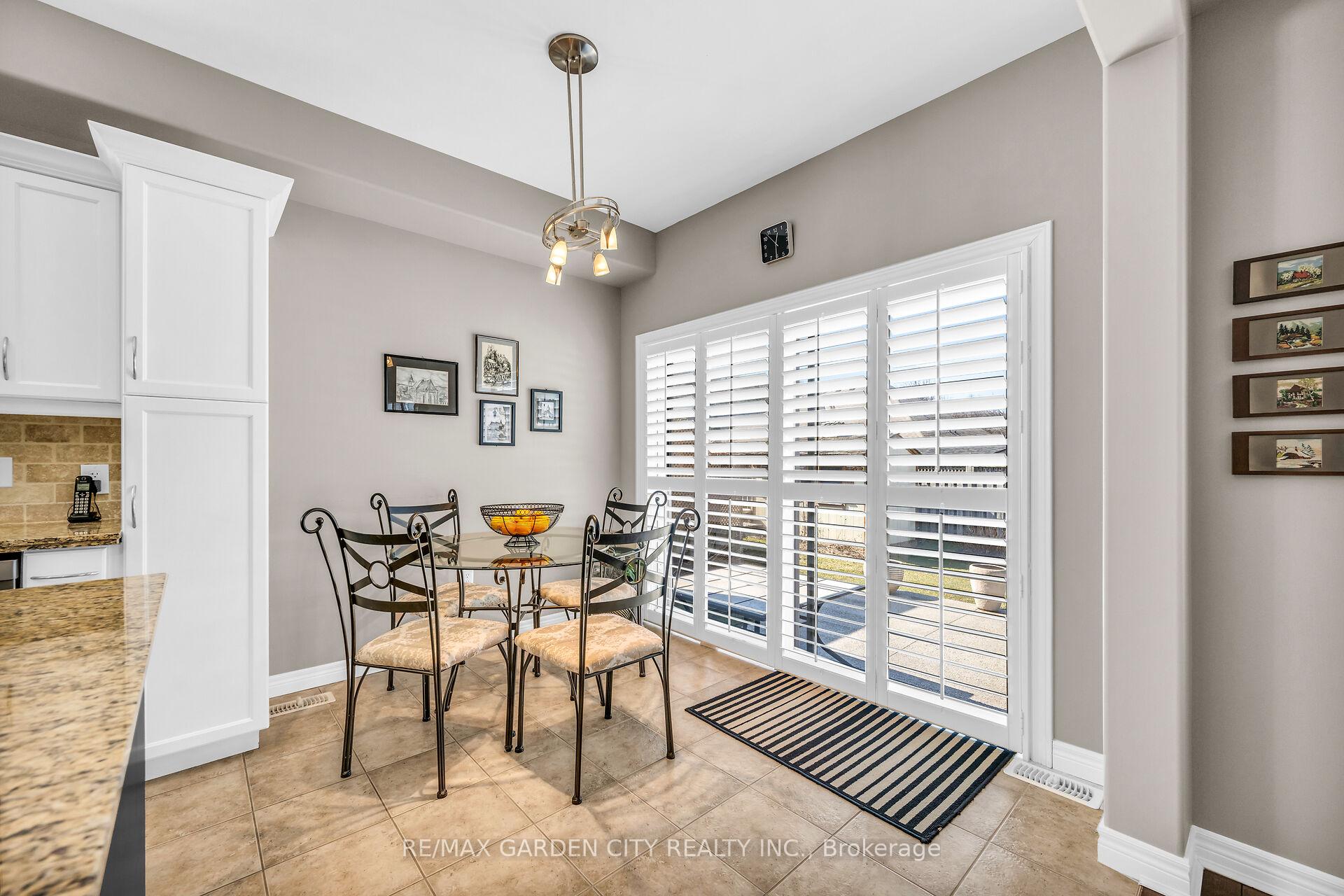 Photo 13 of 25 Udell Way, Grimsby, Grimsby East — HOMEH
