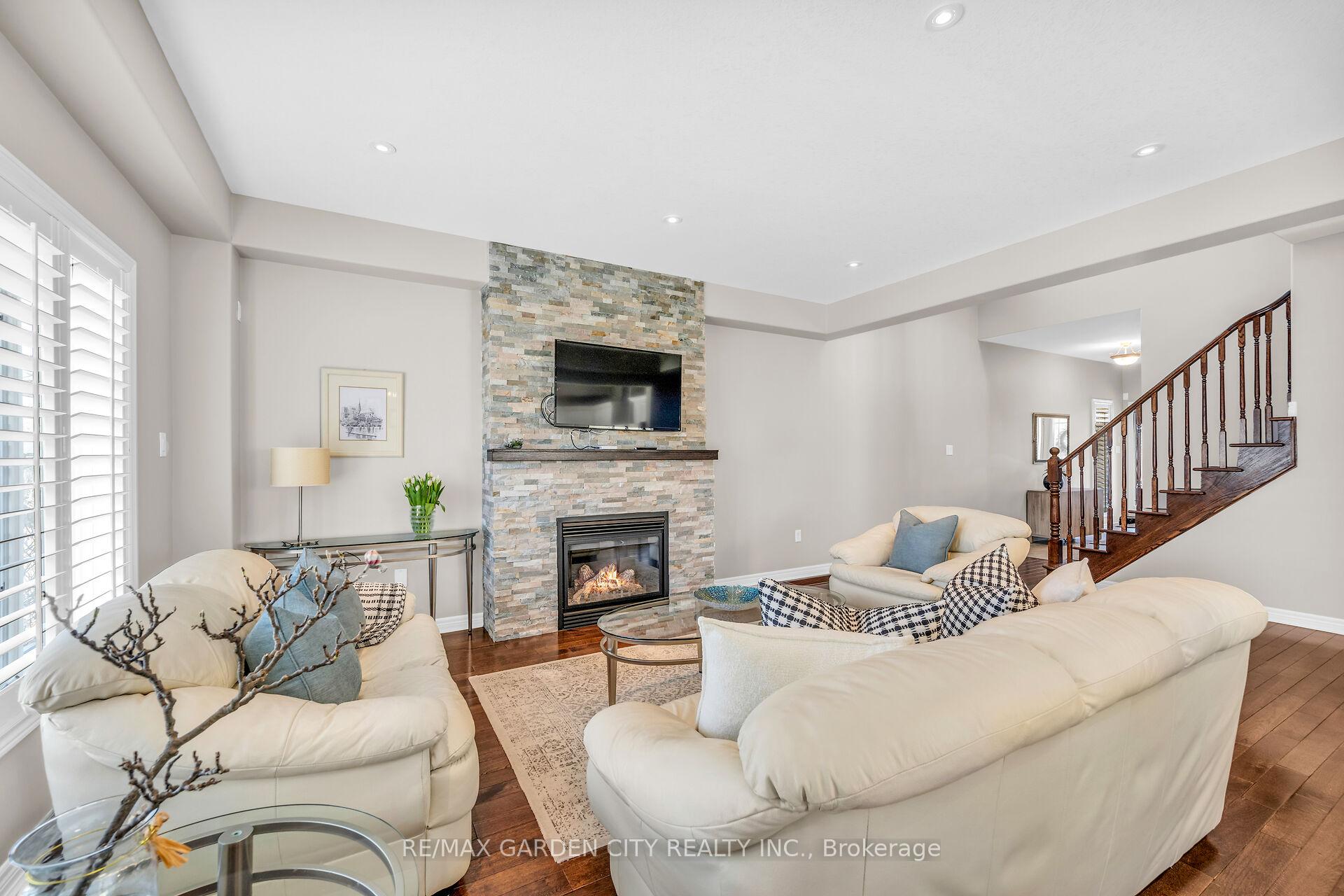 Photo 16 of 25 Udell Way, Grimsby, Grimsby East — HOMEH