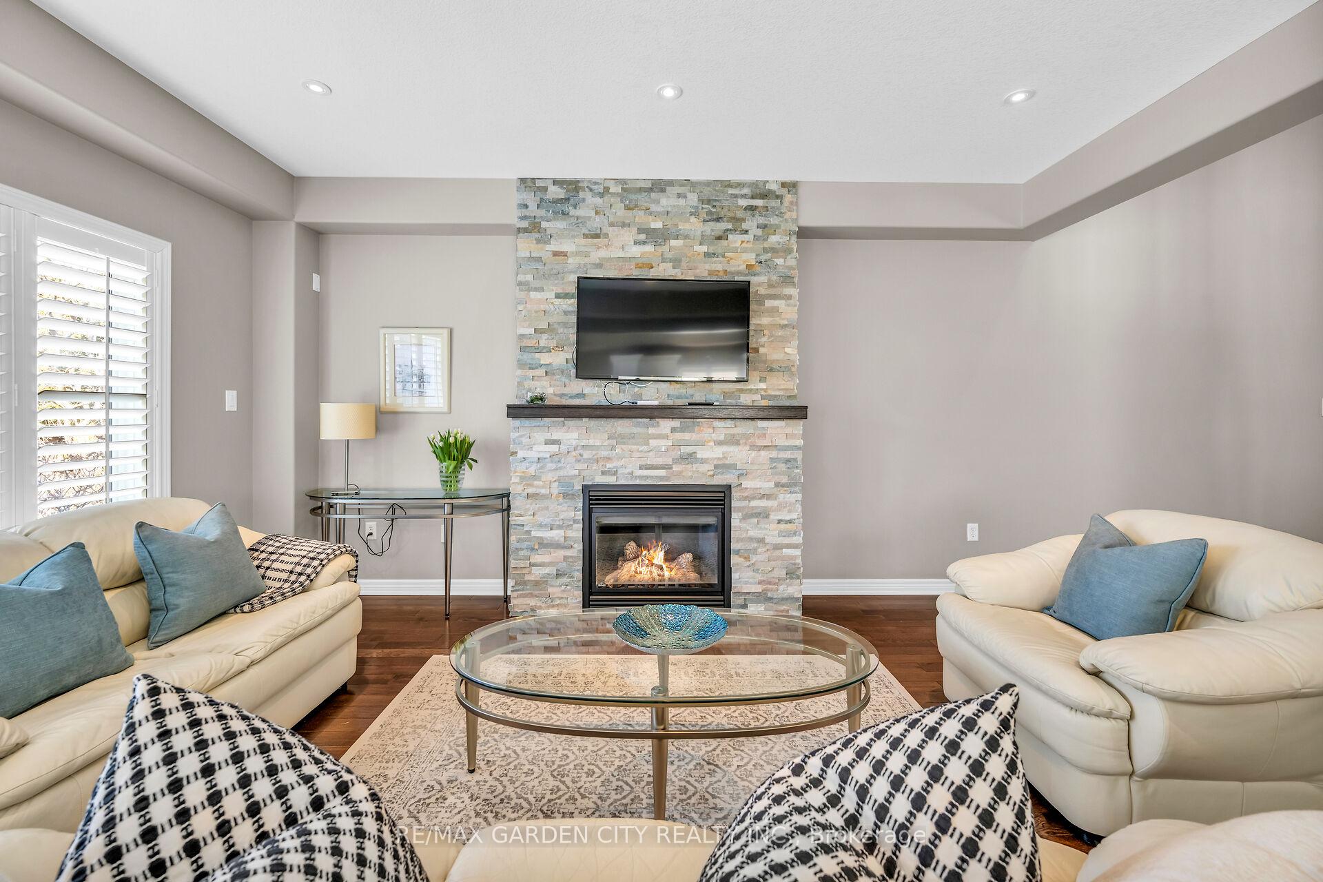 Photo 17 of 25 Udell Way, Grimsby, Grimsby East — HOMEH