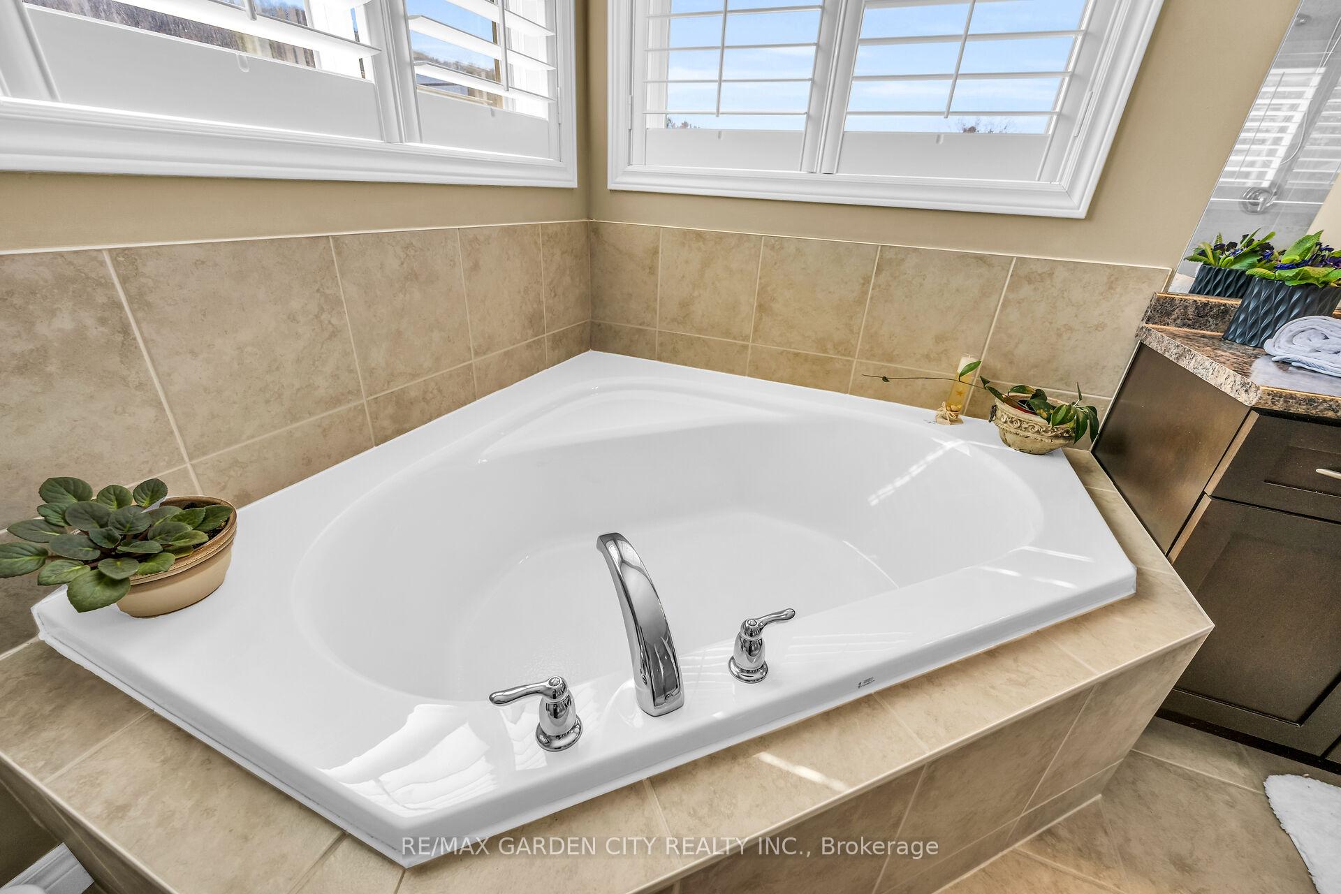Photo 29 of 25 Udell Way, Grimsby, Grimsby East — HOMEH