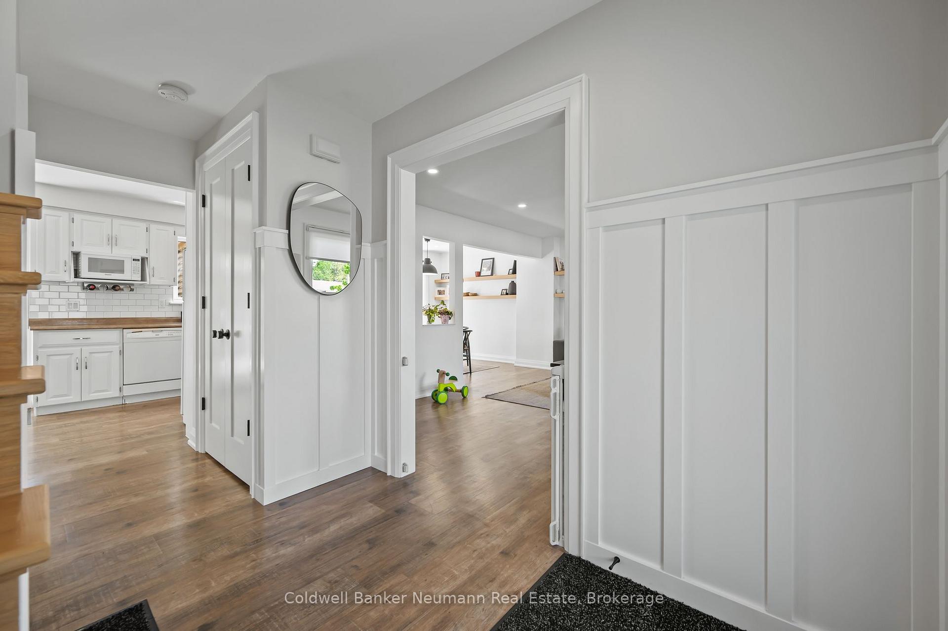 Photo 8 of 344 West Acres Drive, Guelph, Willow West/Sugarbush/West Acres — HOMEH