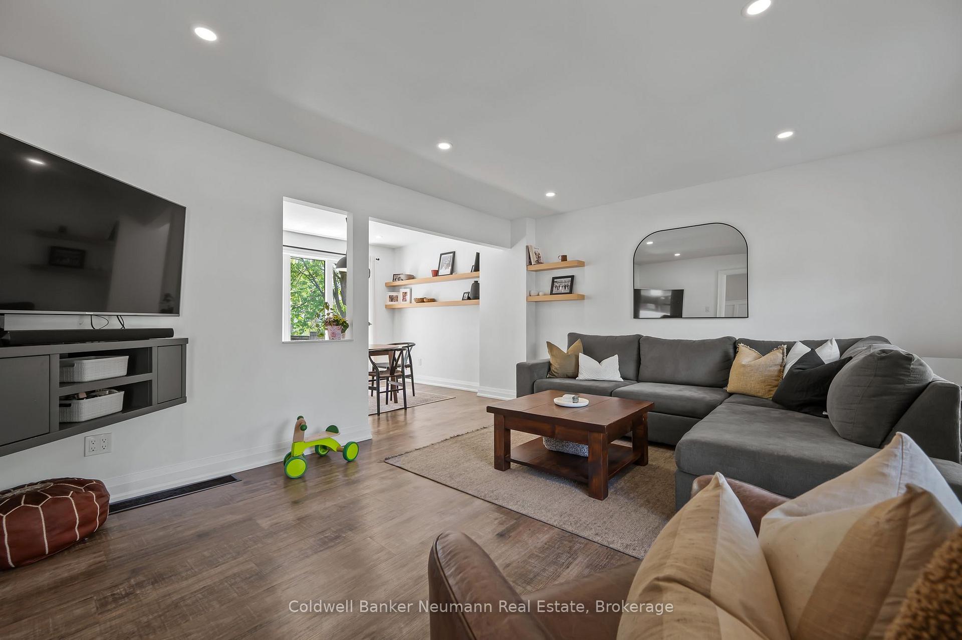Photo 10 of 344 West Acres Drive, Guelph, Willow West/Sugarbush/West Acres — HOMEH