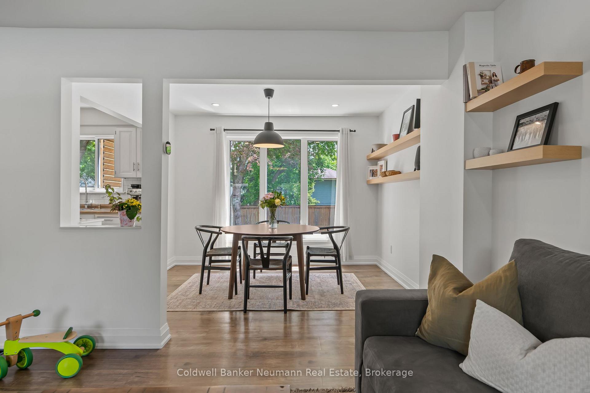 Photo 13 of 344 West Acres Drive, Guelph, Willow West/Sugarbush/West Acres — HOMEH