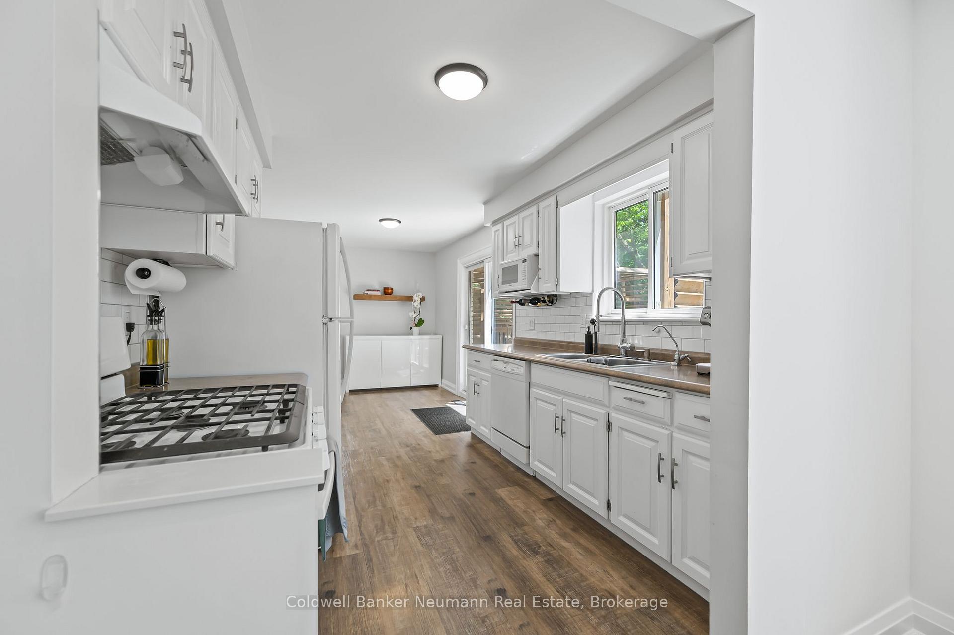 Photo 16 of 344 West Acres Drive, Guelph, Willow West/Sugarbush/West Acres — HOMEH