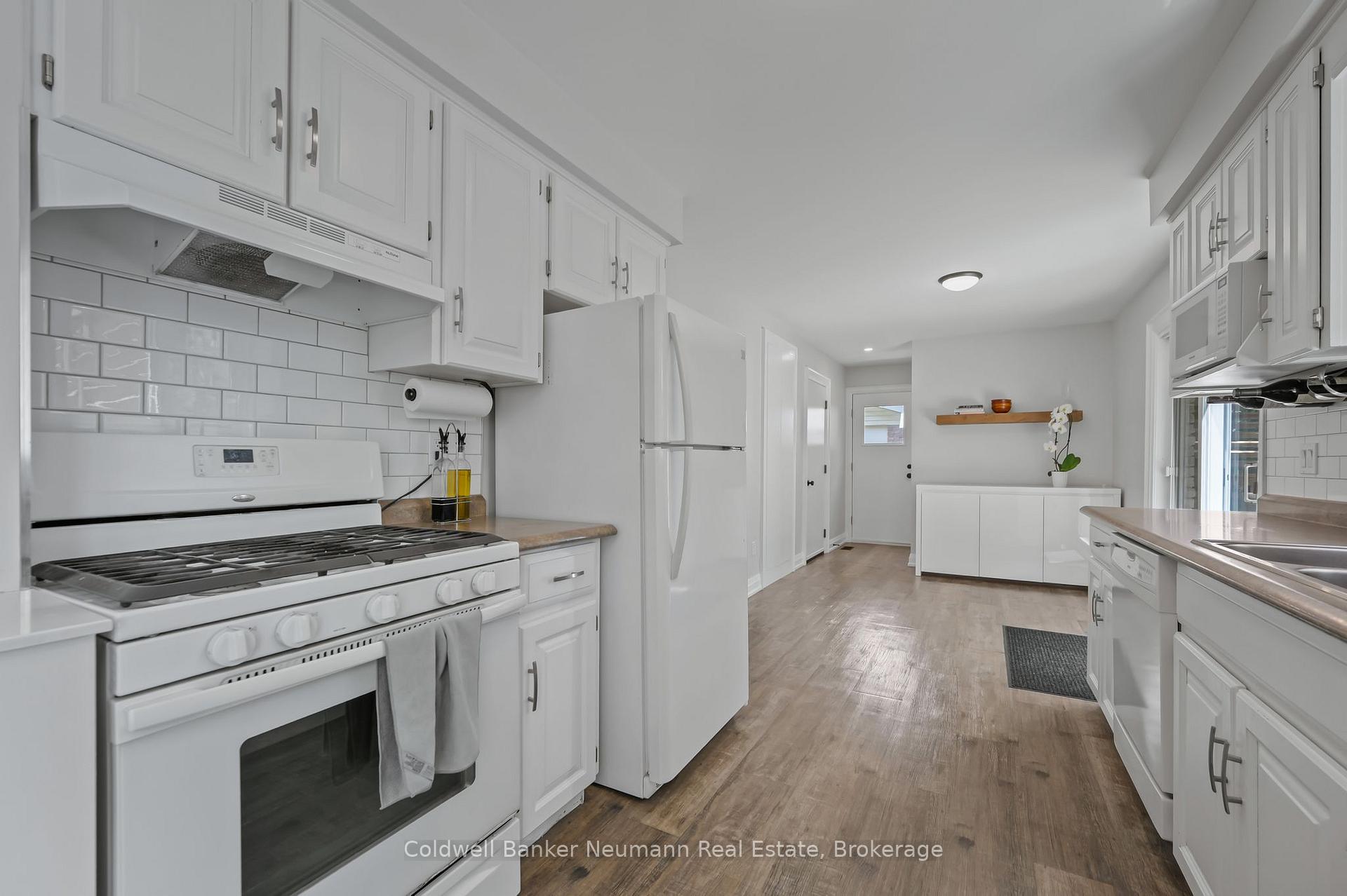 Photo 17 of 344 West Acres Drive, Guelph, Willow West/Sugarbush/West Acres — HOMEH